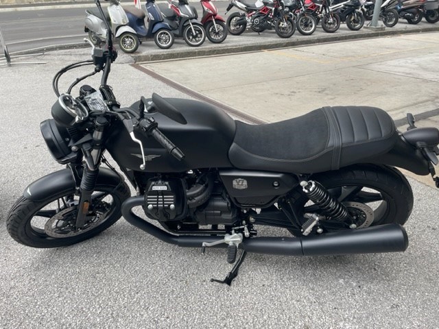 MOTO GUZZI V7 IV 850 Stone-showroom-element-1