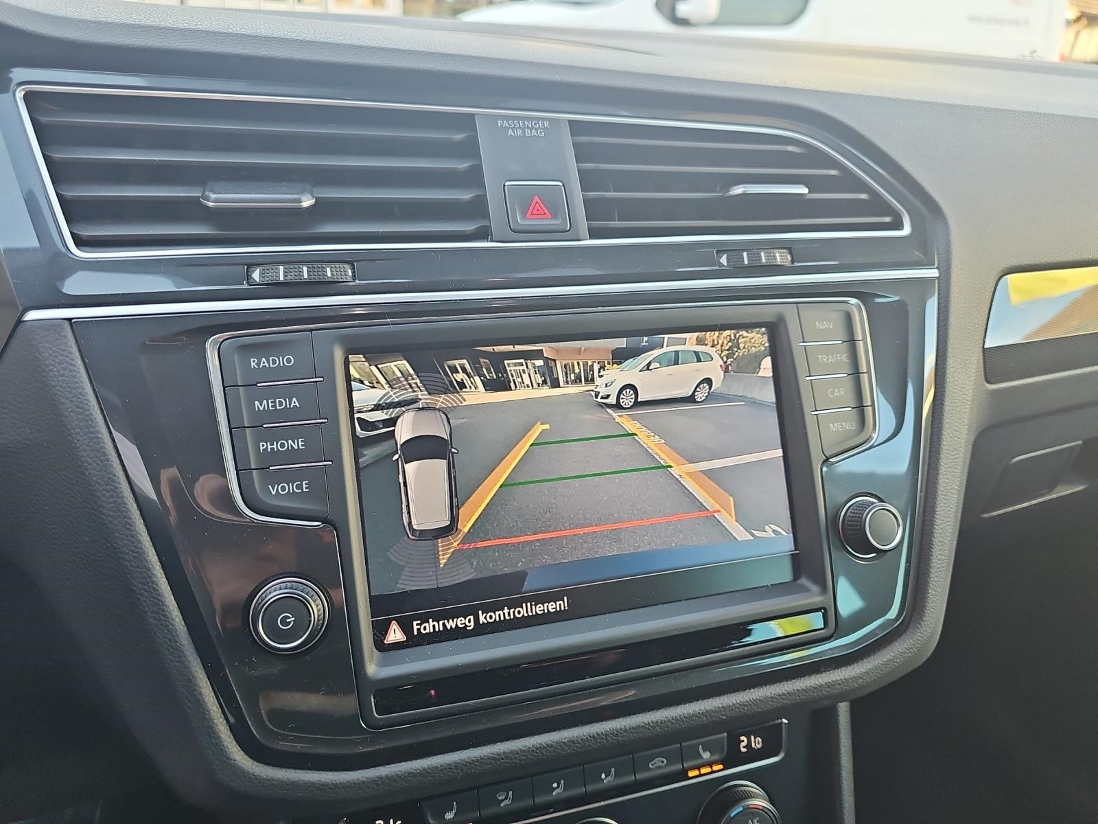 VW Tiguan 2.0 TDI SCR Highline DSG 4Motion-image-24