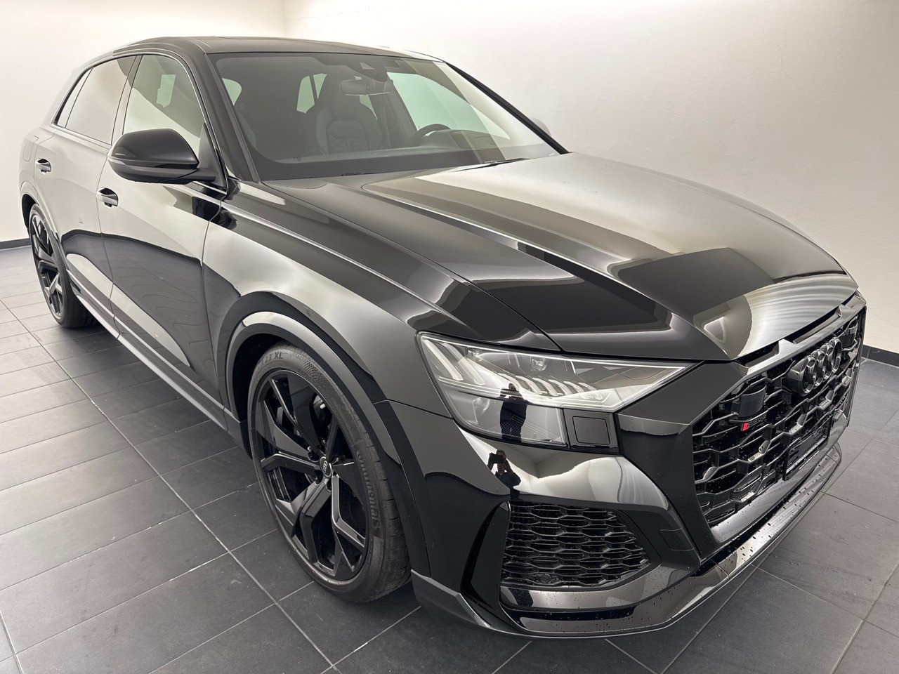 AUDI RSQ8 quattro-showroom-element-3