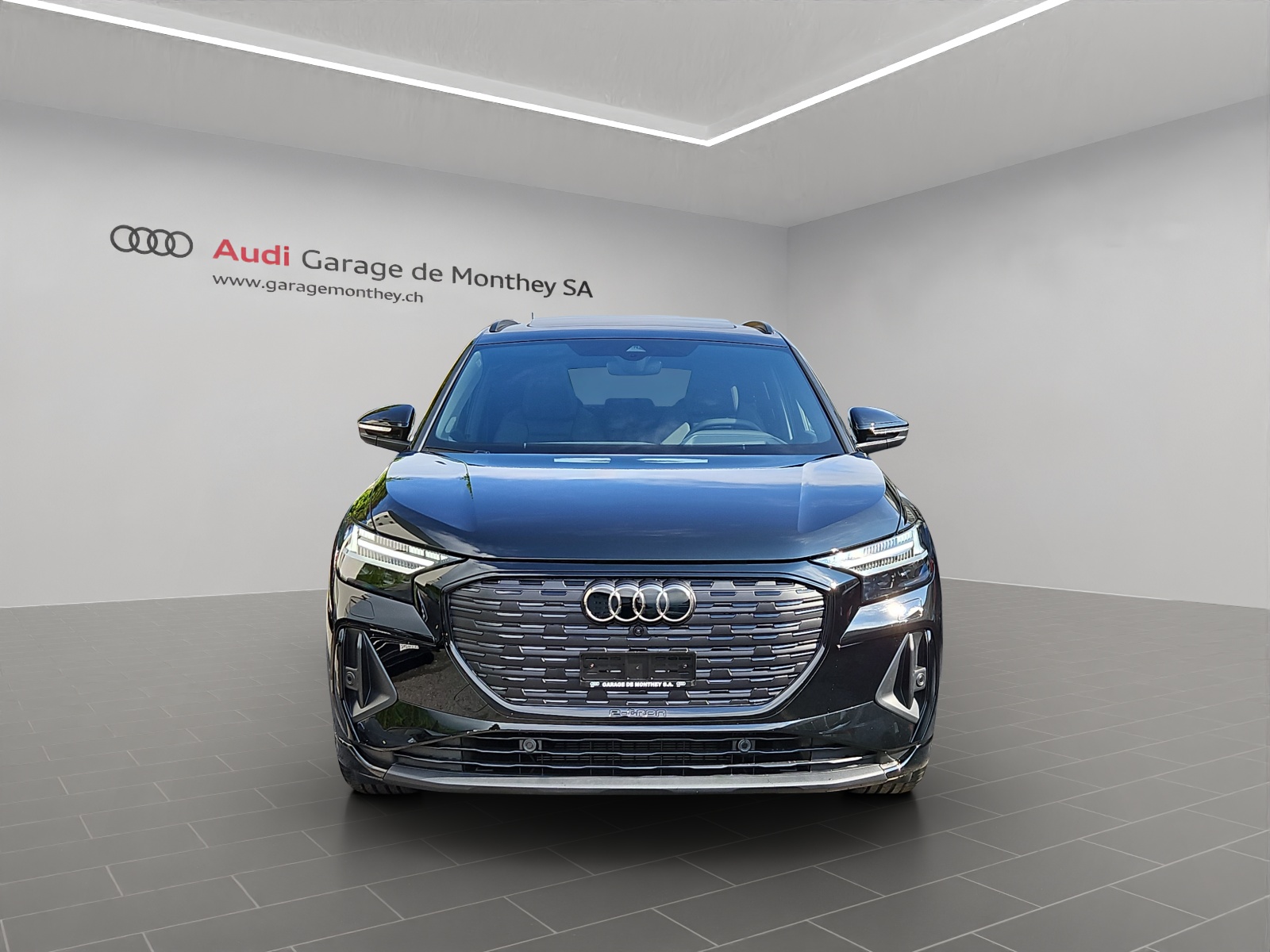 AUDI Q4 e-tron 45 Edition Swiss Ski quattro-showroom-element-1