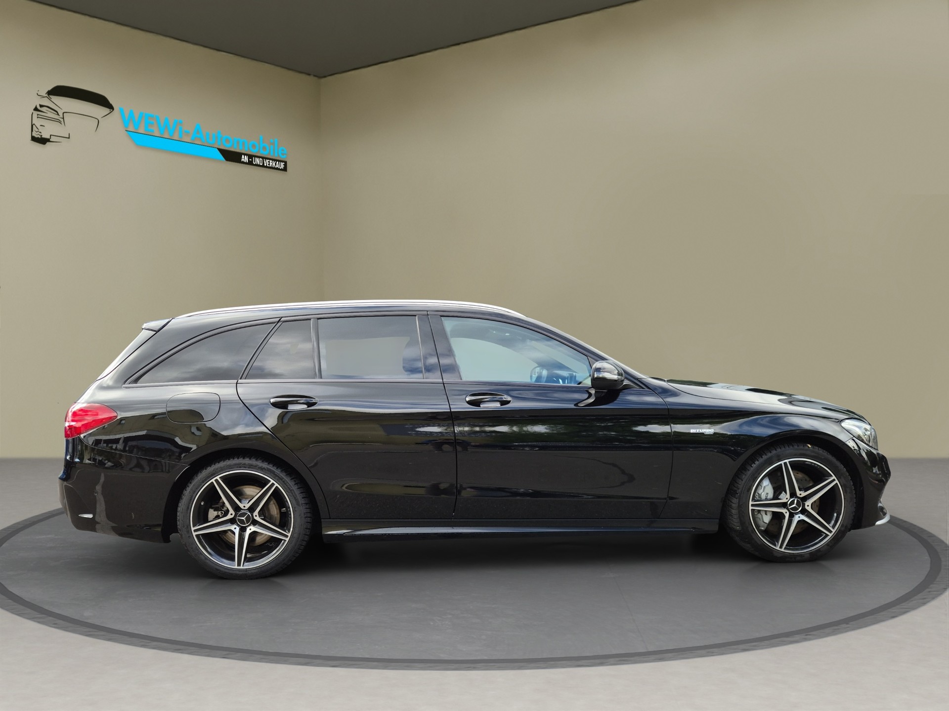MERCEDES-BENZ C 43 AMG 4Matic 9G-Tronic-image-5