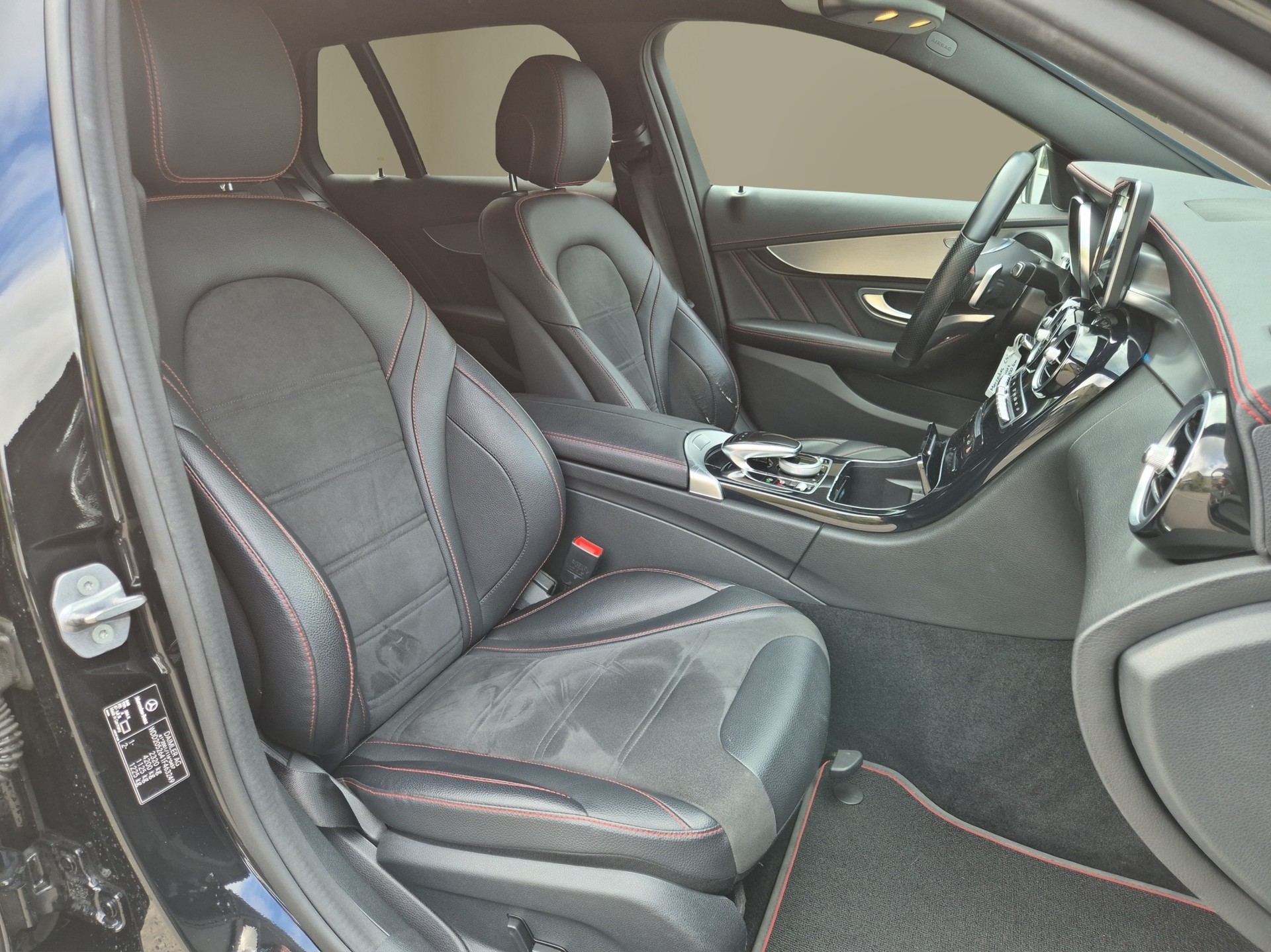 MERCEDES-BENZ C 43 AMG 4Matic 9G-Tronic-image-15