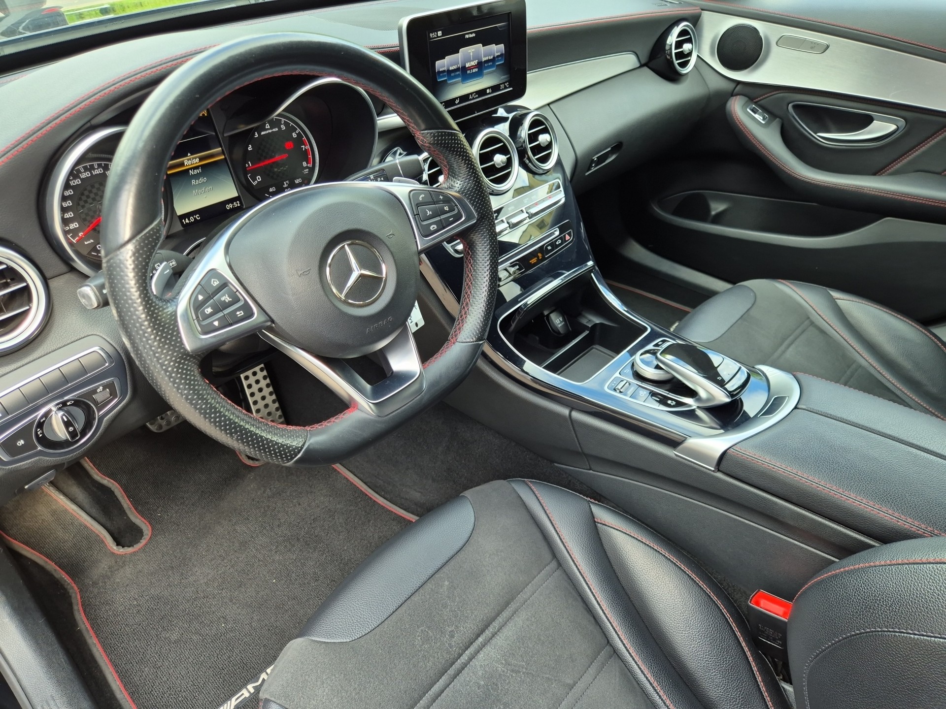 MERCEDES-BENZ C 43 AMG 4Matic 9G-Tronic-image-9