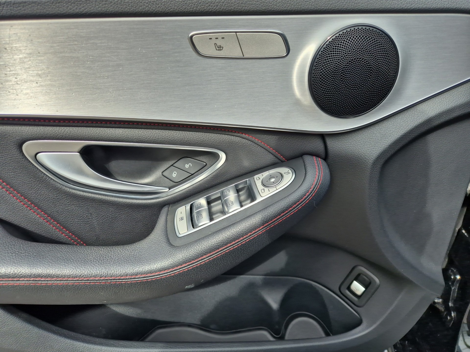 MERCEDES-BENZ C 43 AMG 4Matic 9G-Tronic-image-12