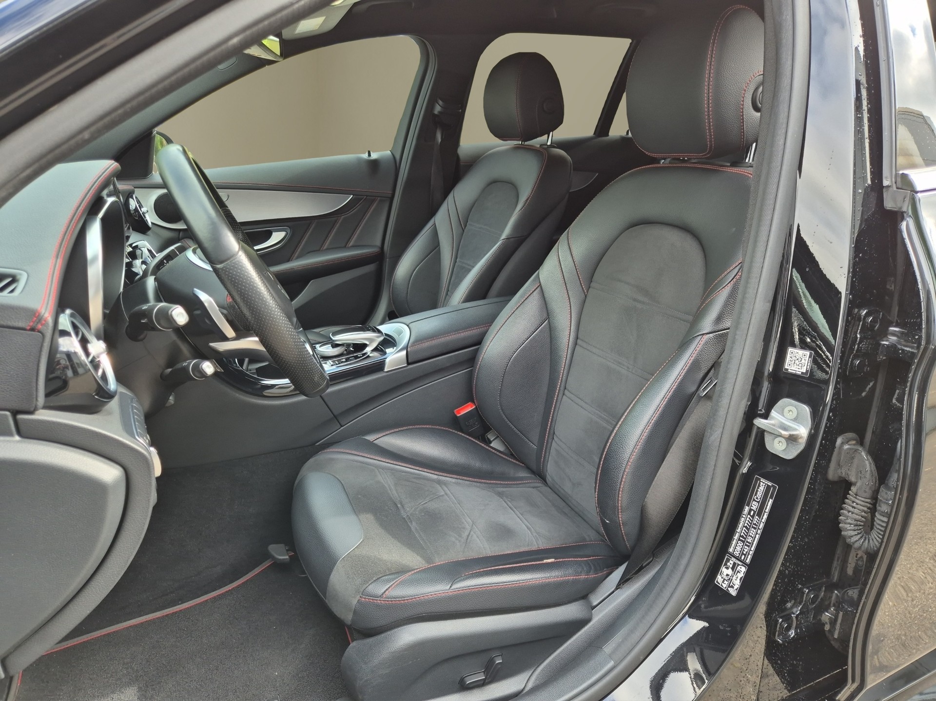 MERCEDES-BENZ C 43 AMG 4Matic 9G-Tronic-image-8
