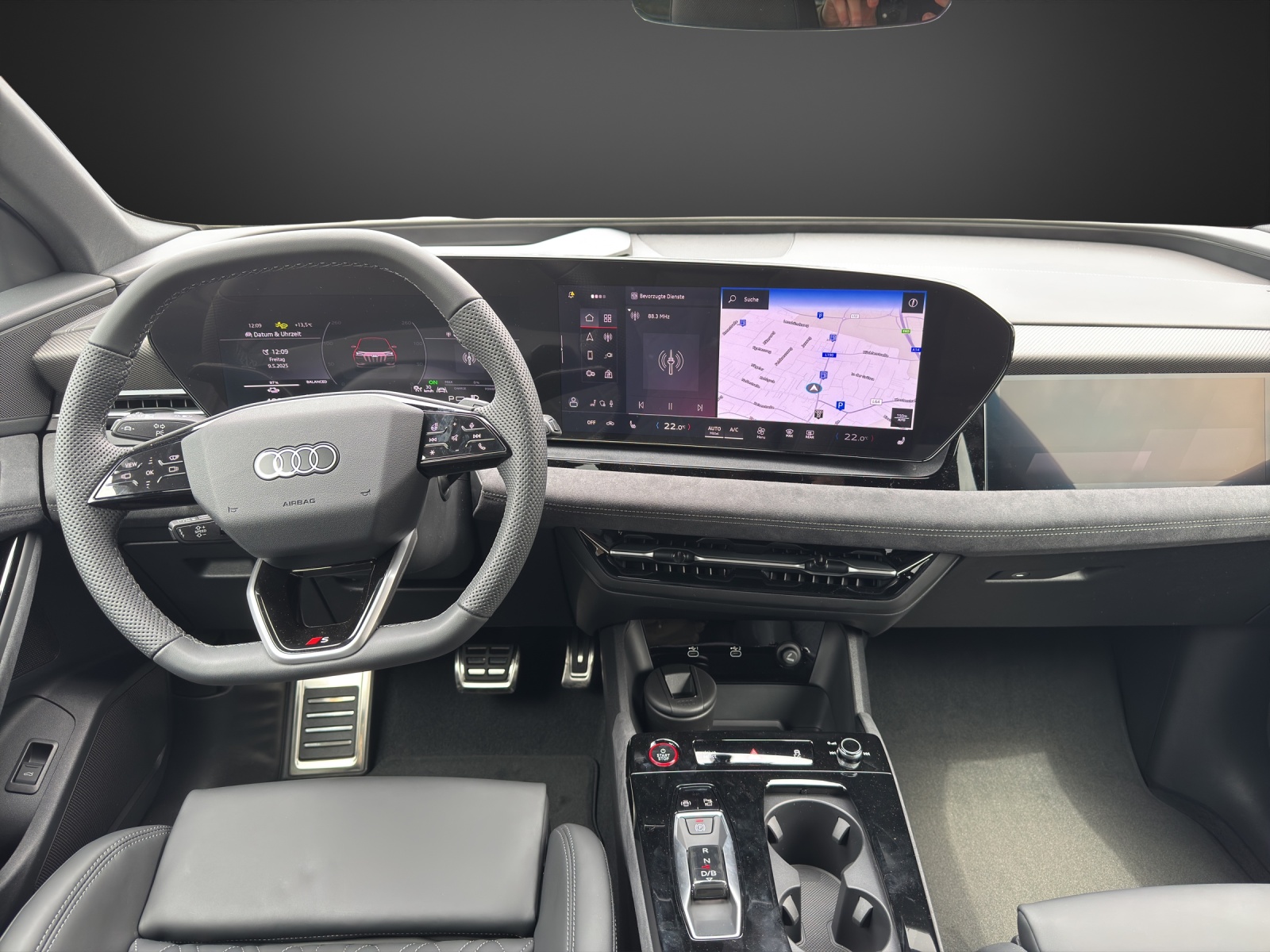AUDI SQ6 e-tron quattro-image-9