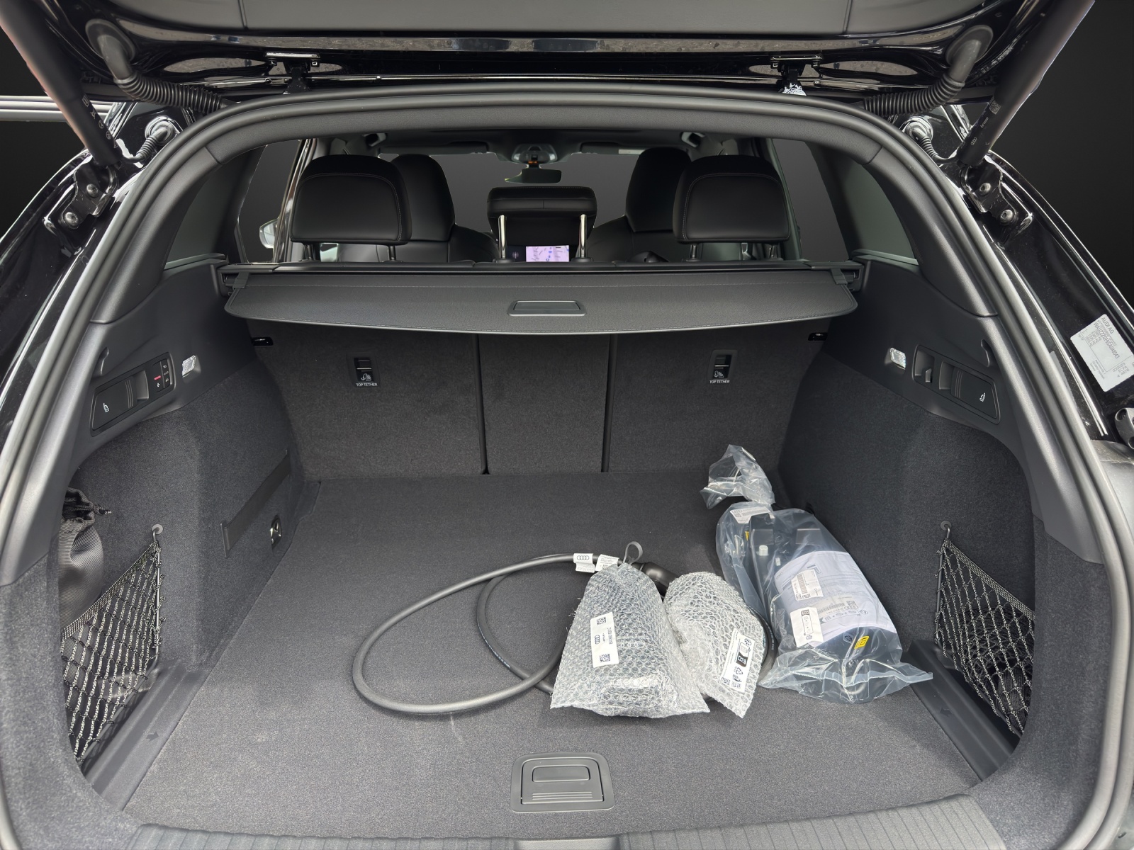 AUDI SQ6 e-tron quattro-image-12