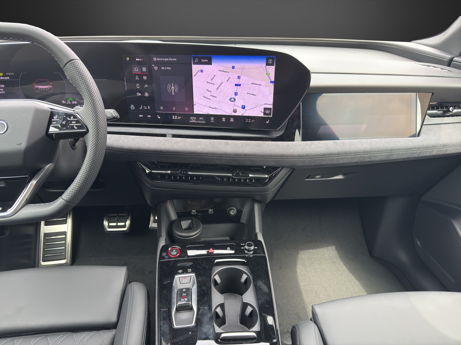 AUDI SQ6 e-tron quattro-image-11