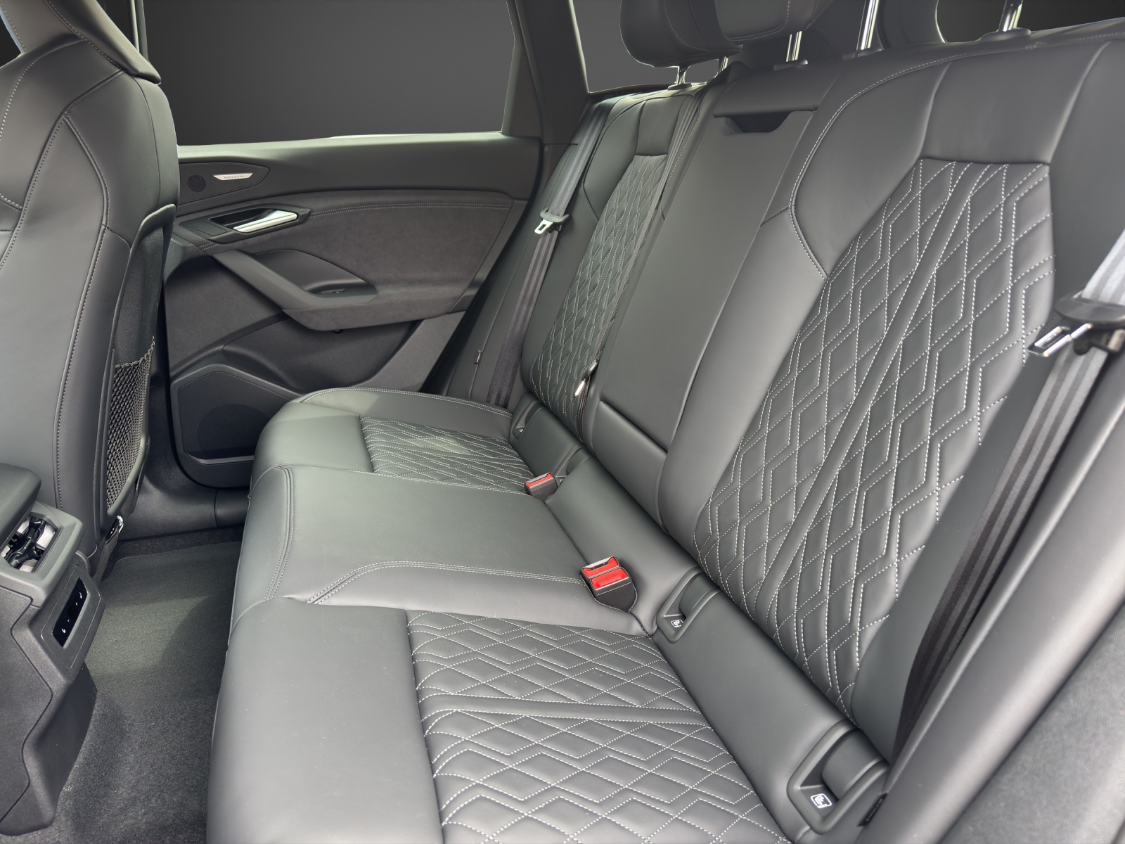 AUDI SQ6 e-tron quattro-image-8