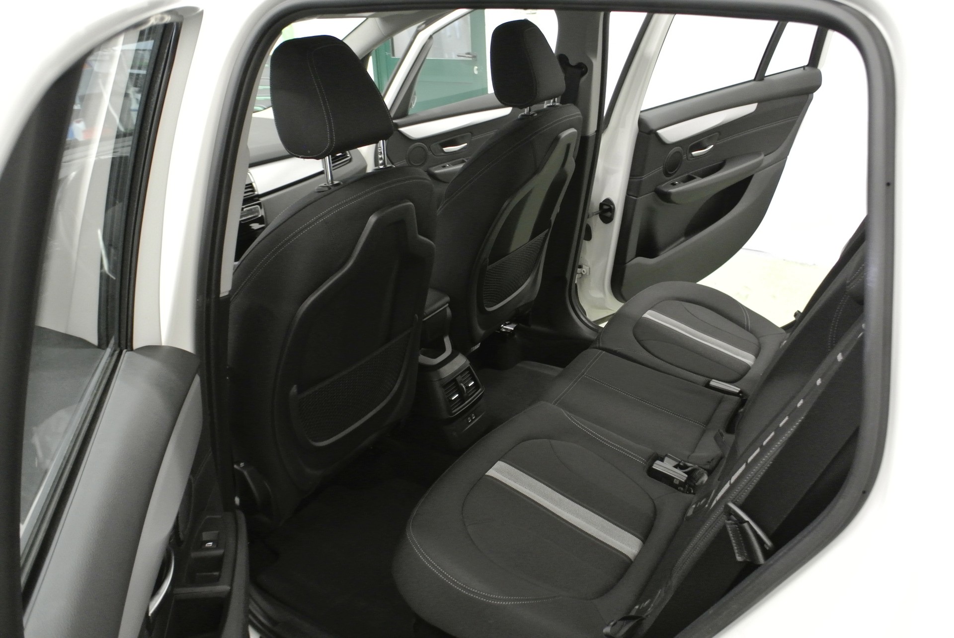 BMW 218d xDrive Gran Tourer Steptronic-image-24