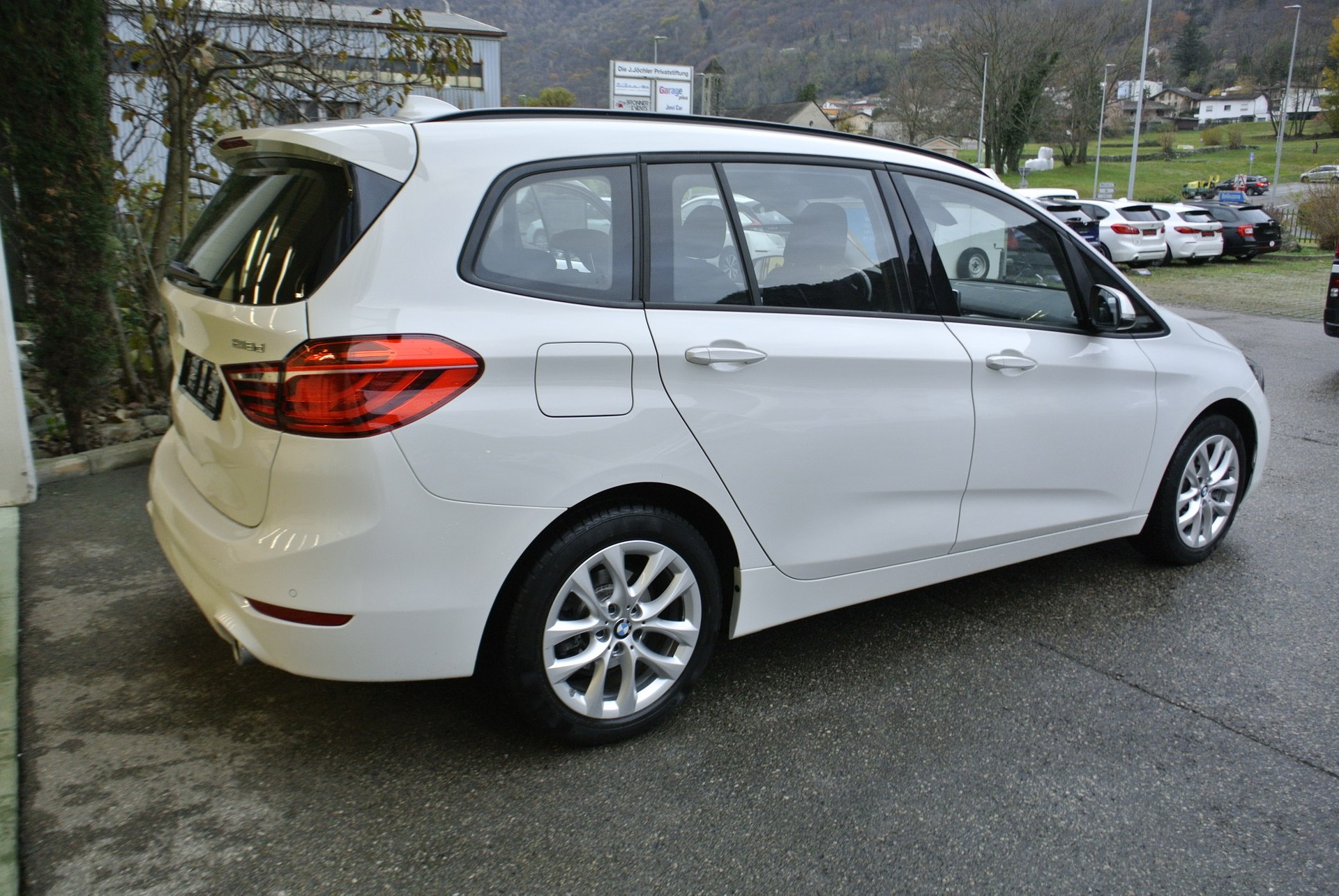 BMW 218d xDrive Gran Tourer Steptronic-image-4