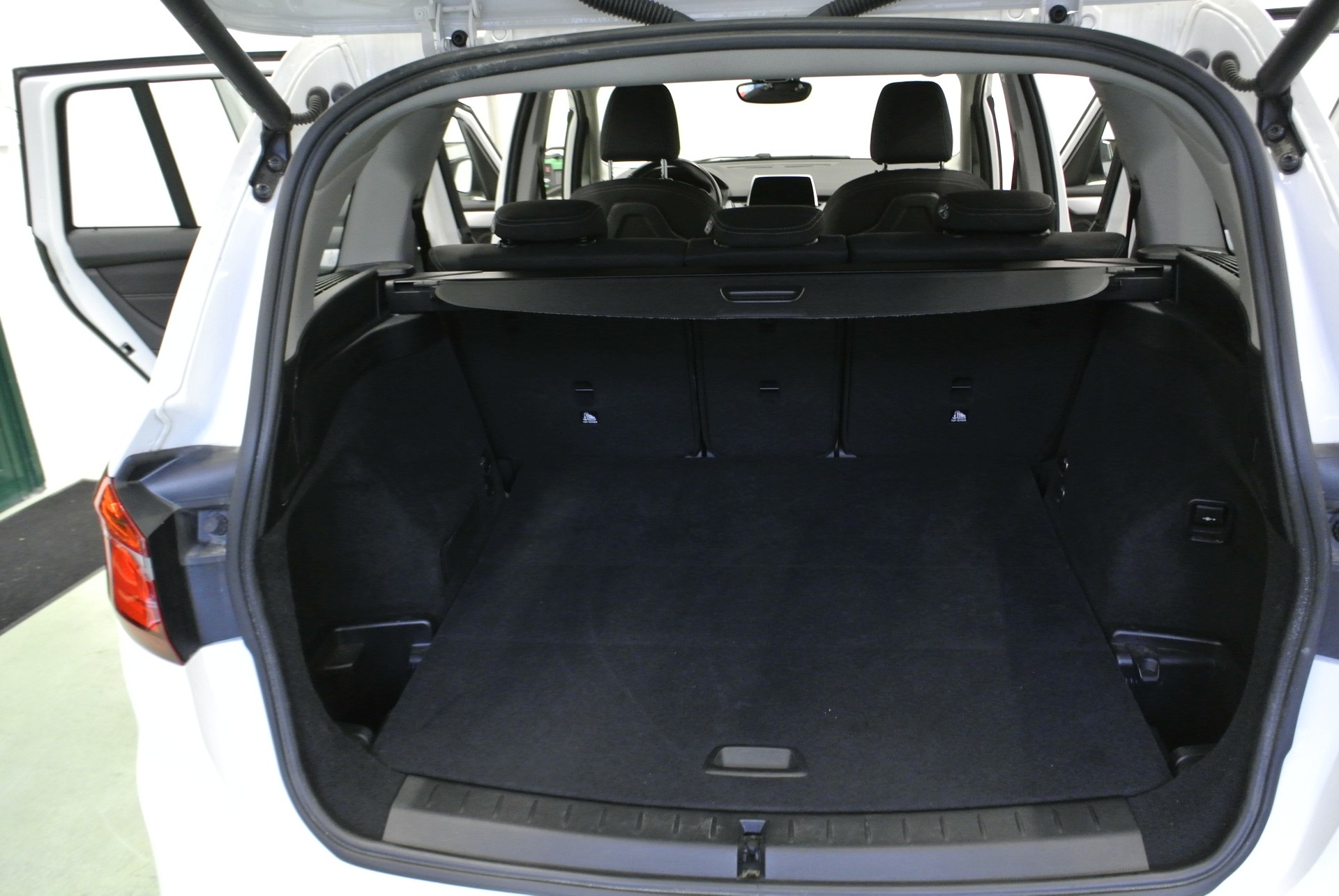 BMW 218d xDrive Gran Tourer Steptronic-image-19