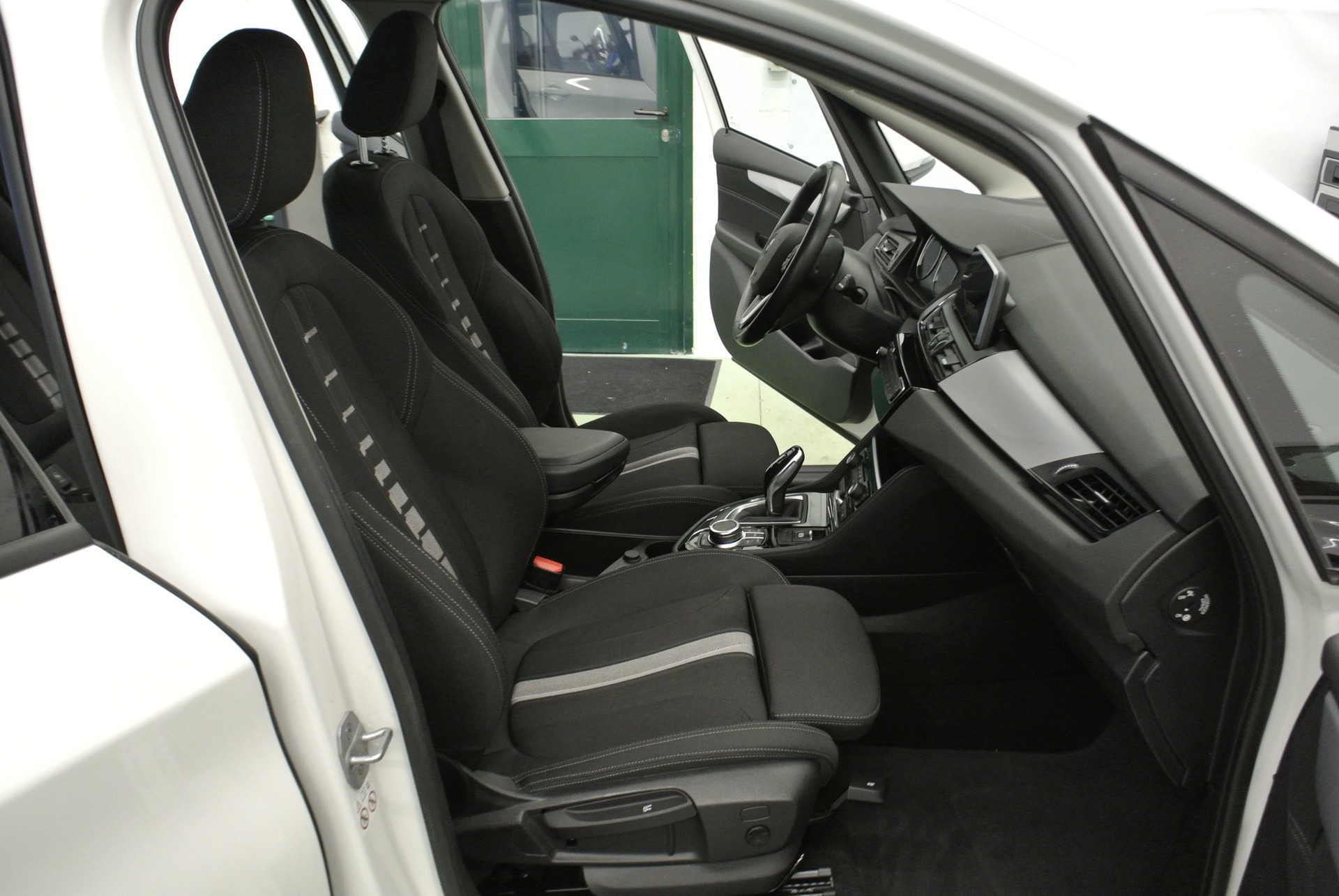 BMW 218d xDrive Gran Tourer Steptronic-image-17