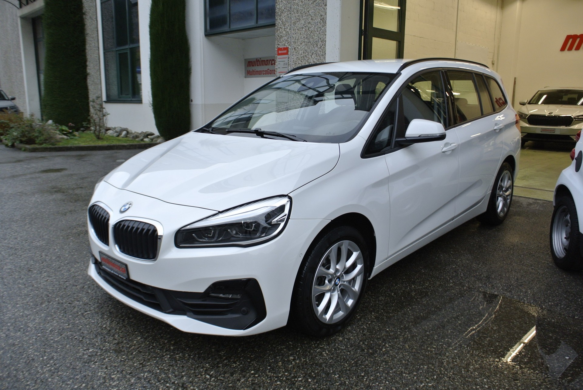BMW 218d xDrive Gran Tourer Steptronic-showroom-element-2