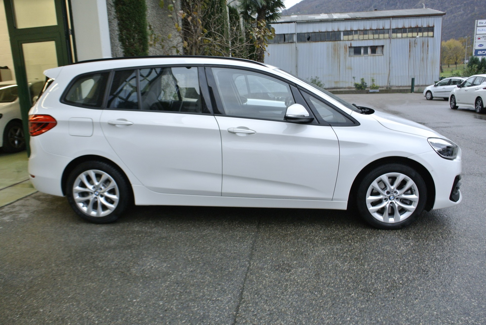 BMW 218d xDrive Gran Tourer Steptronic-showroom-element-3