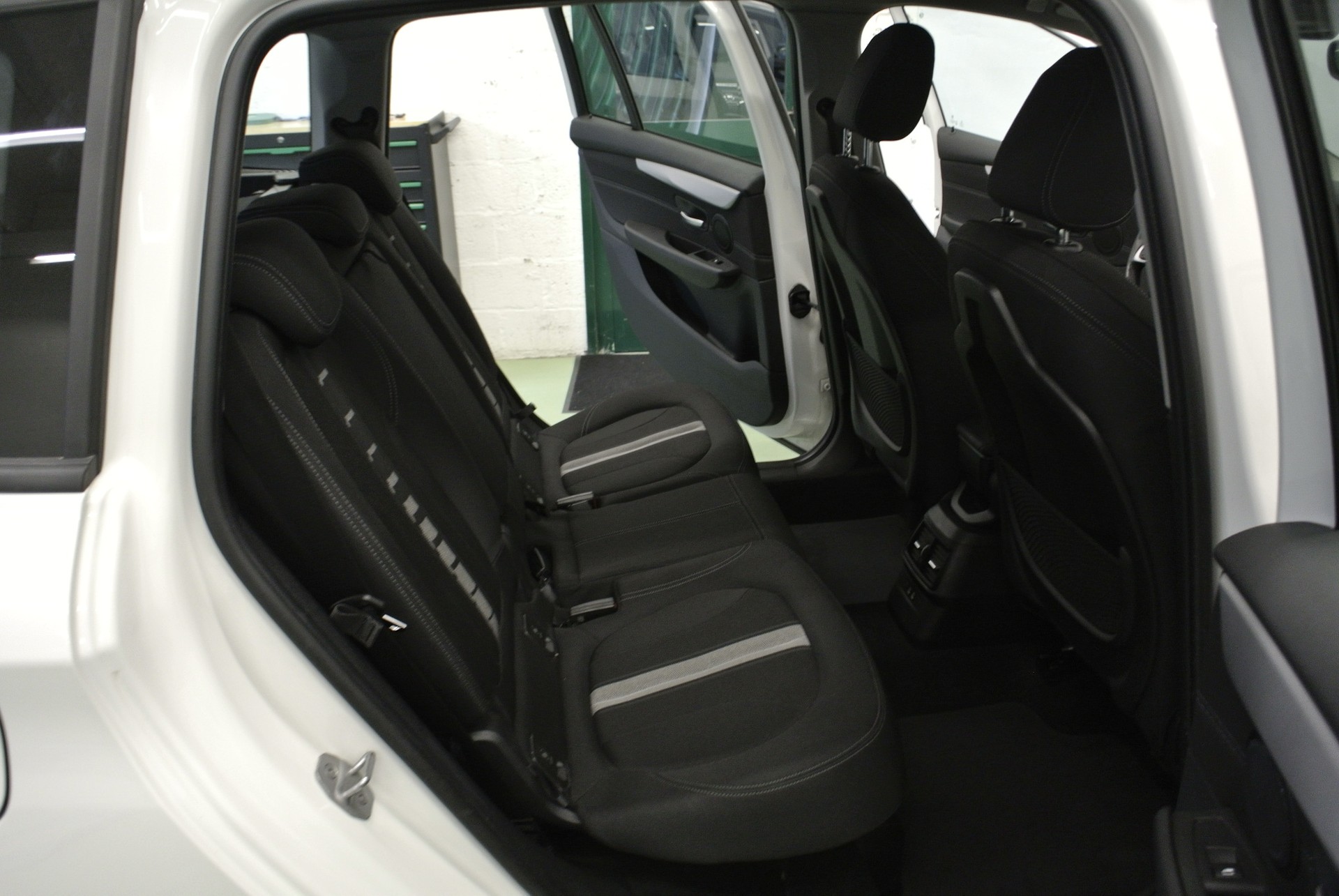 BMW 218d xDrive Gran Tourer Steptronic-image-16