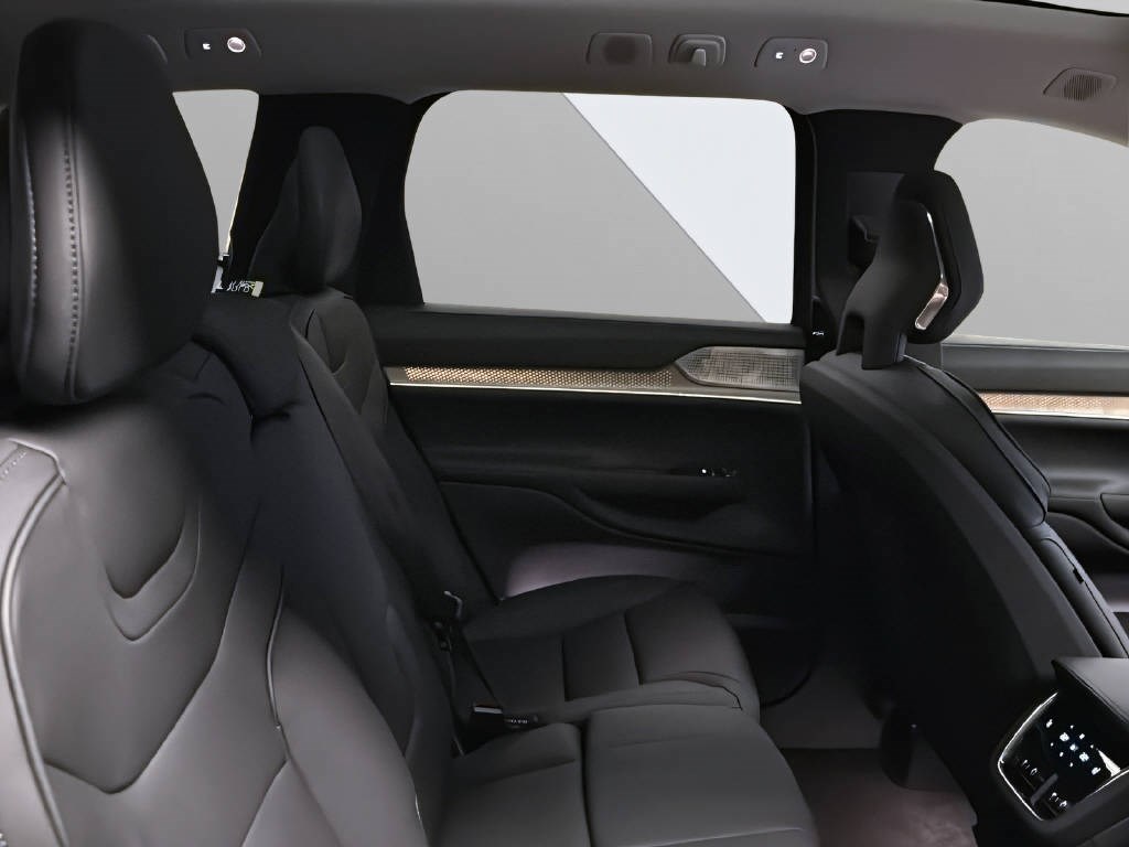 VOLVO EX 90 Twin Ultra AWD-image-13