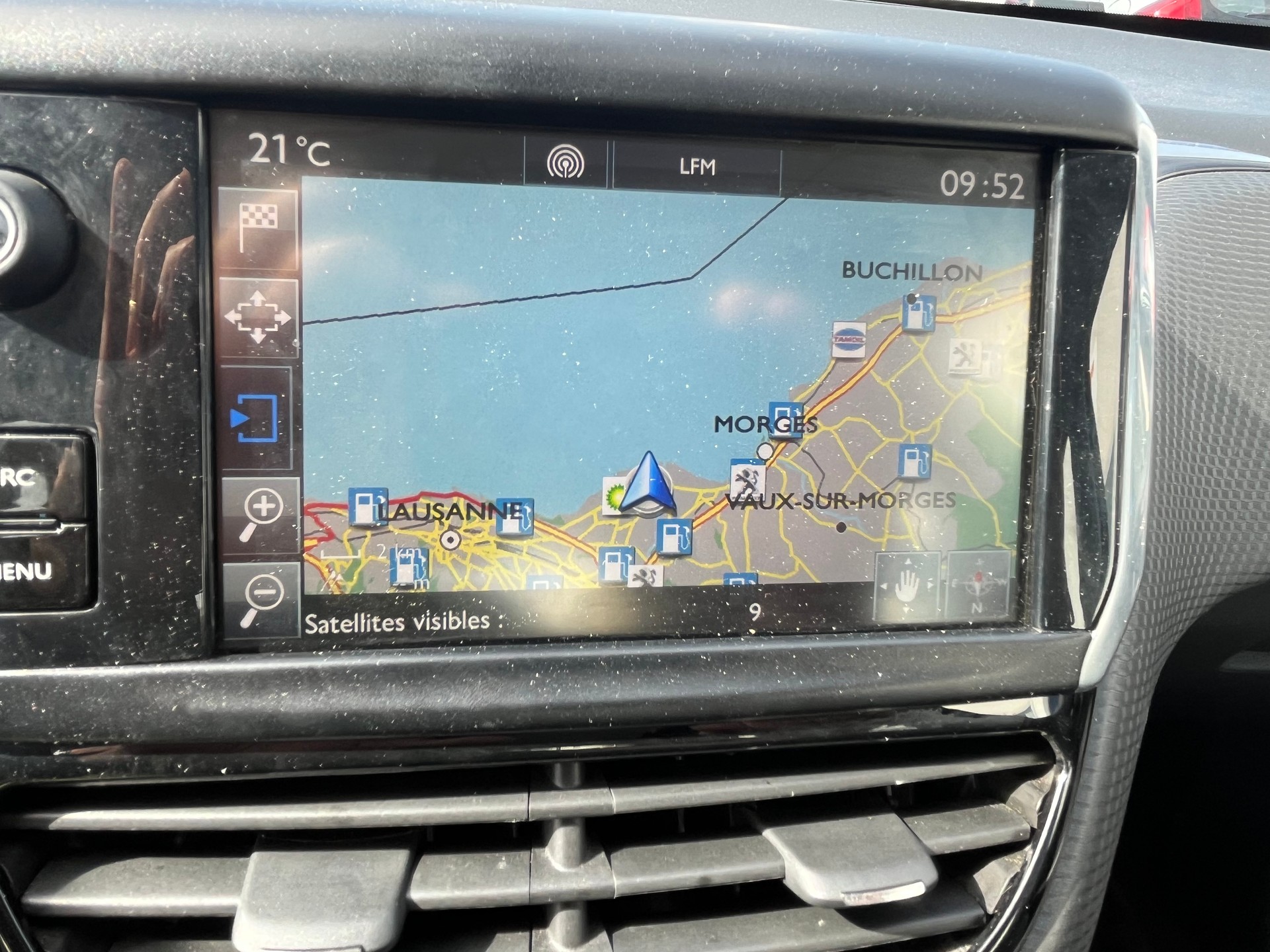 PEUGEOT 208 1.2 PureTech Allure-image-10