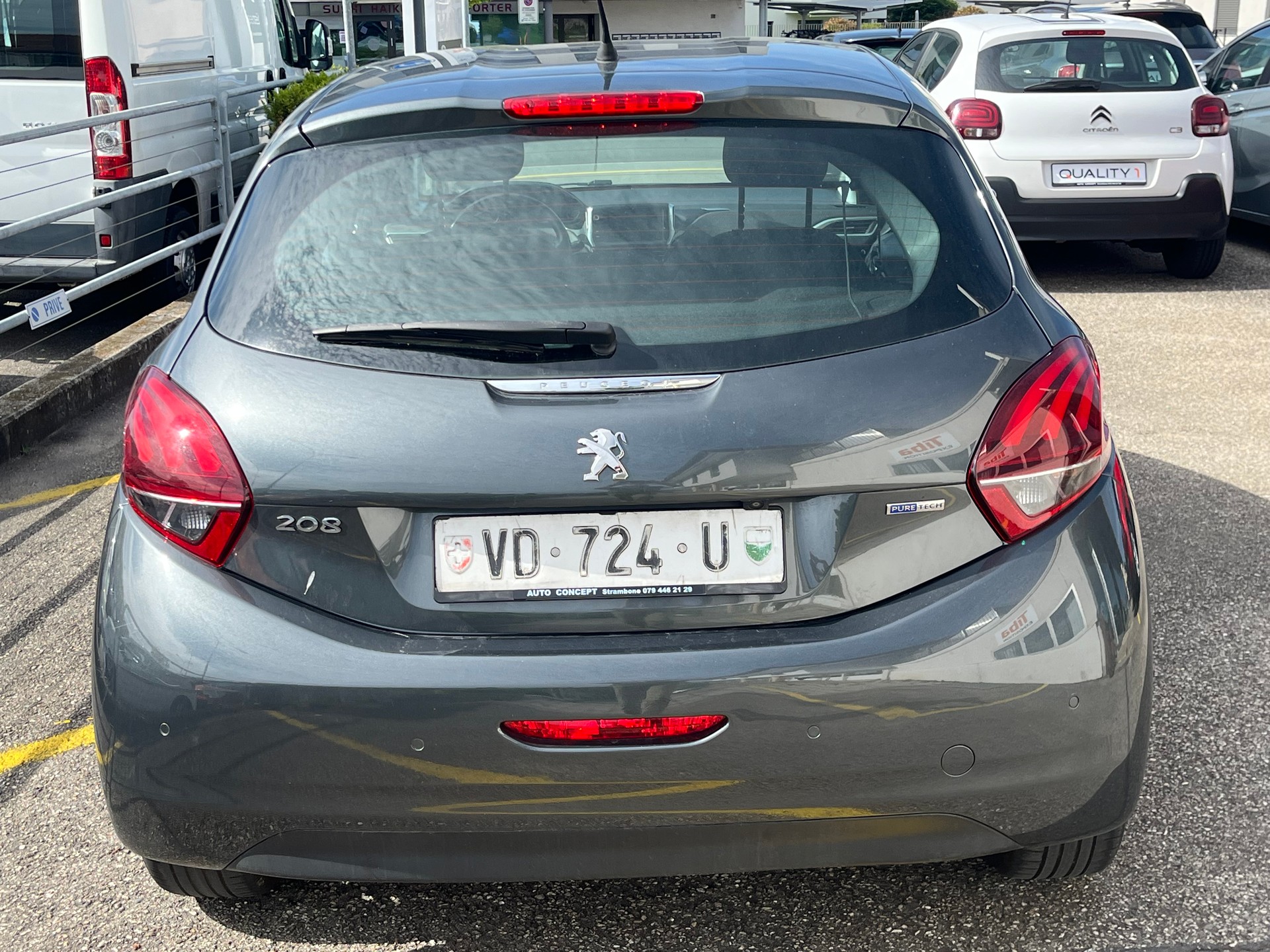 PEUGEOT 208 1.2 PureTech Allure-image-5