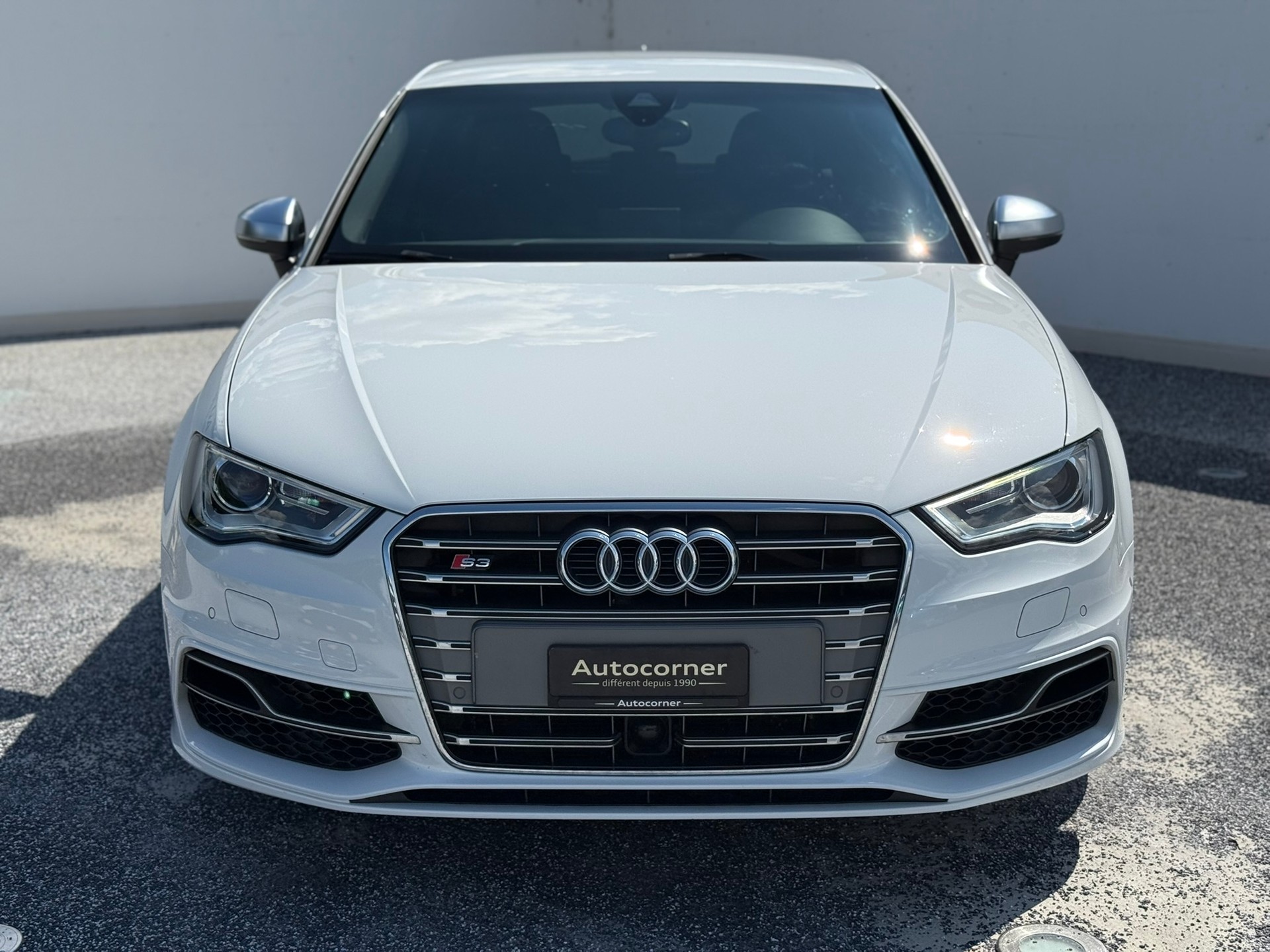 AUDI S3 Sportback 2.0 TFSI quattro-showroom-element-3