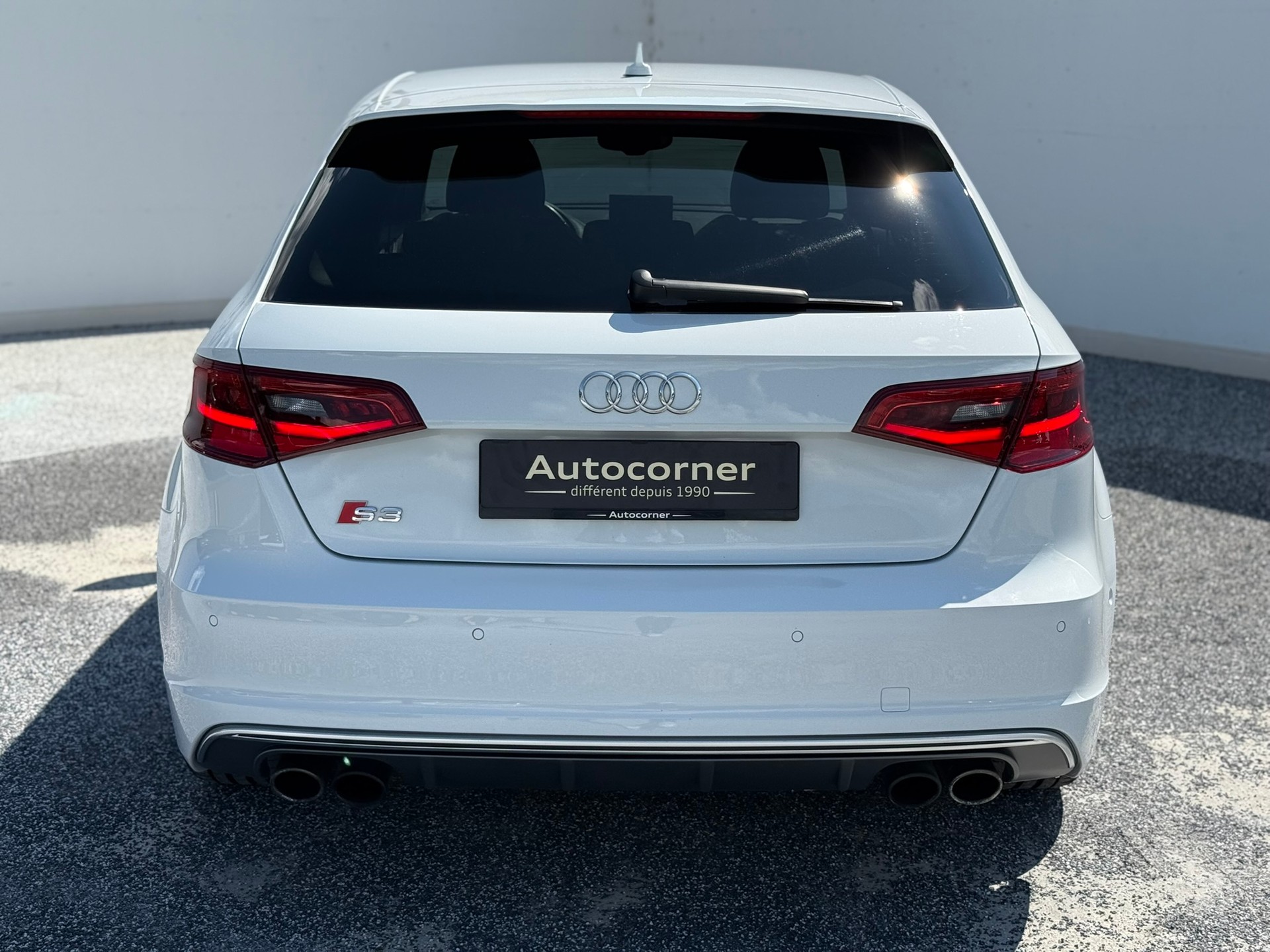 AUDI S3 Sportback 2.0 TFSI quattro-showroom-element-2