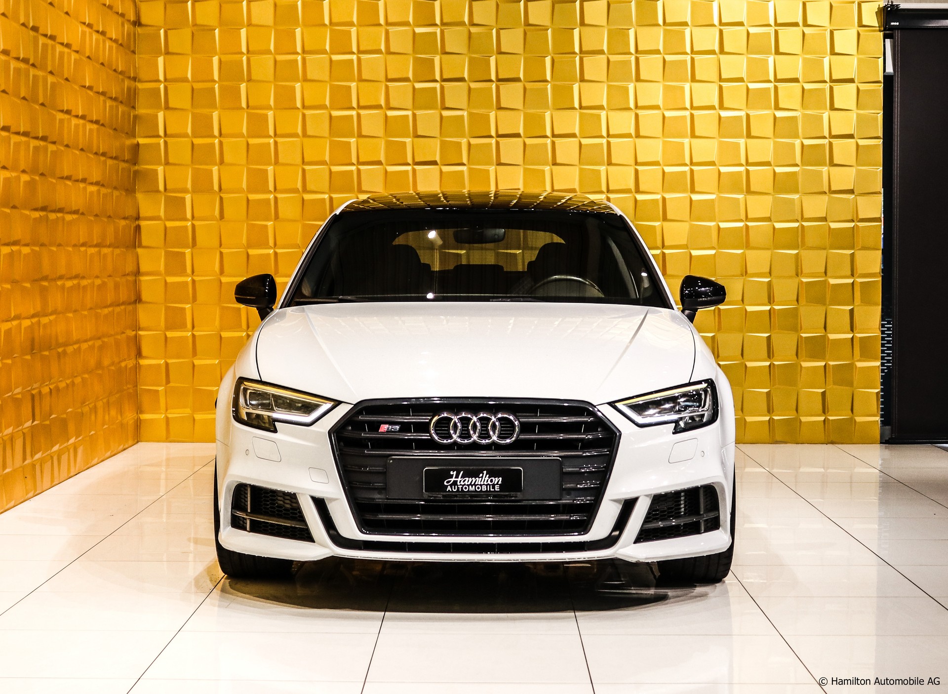 AUDI S3 Sportback 2.0 TFSI quattro S-tronic-showroom-element-2