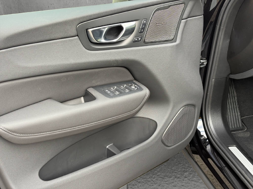 Image VOLVO XC60 XC60 2.0 T6 TE Ultra Dark eAWD