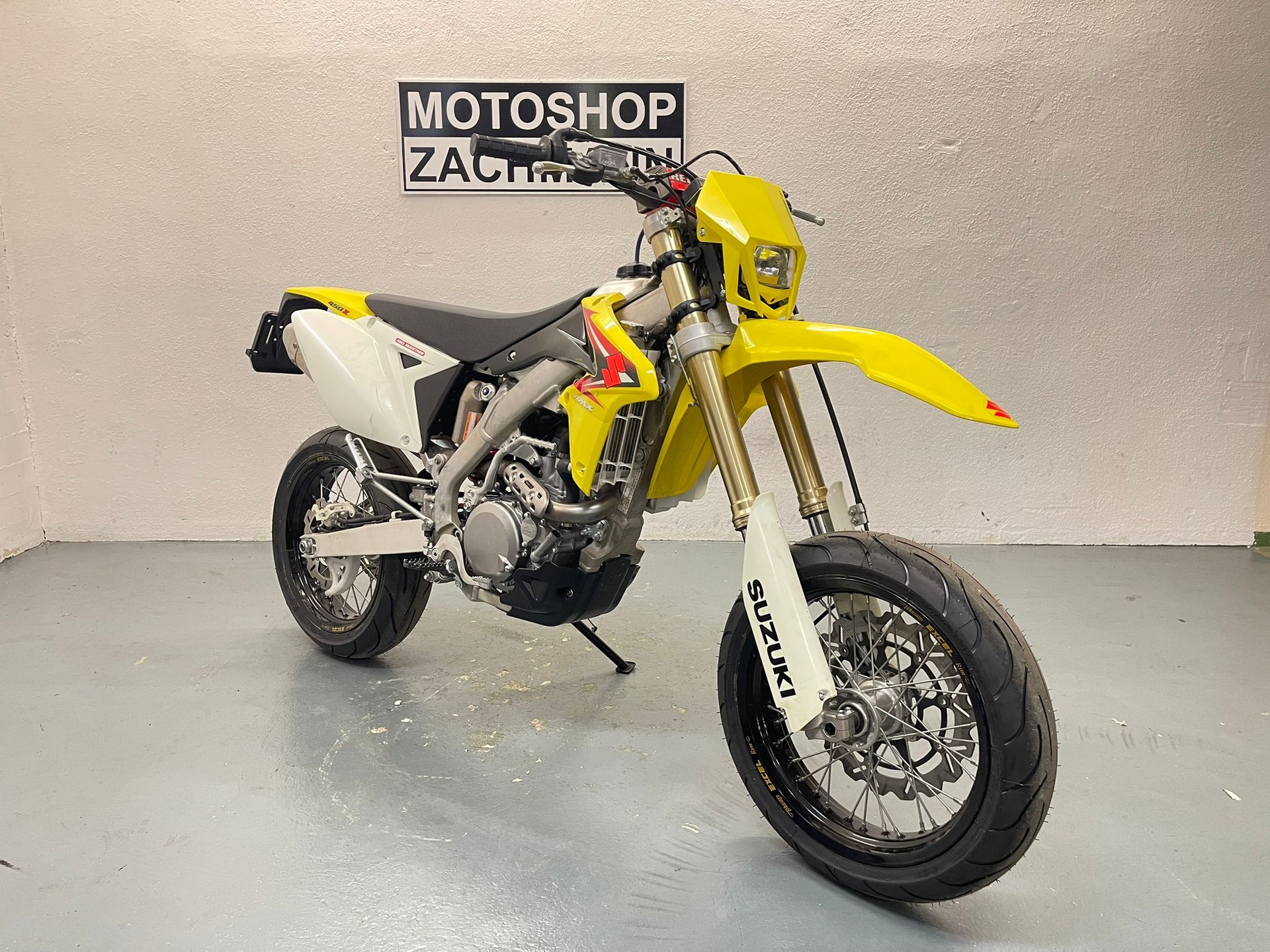 Valenti Sm Moto Victory In Vendita Valenti Racing Suzuki Valenti - Main Image