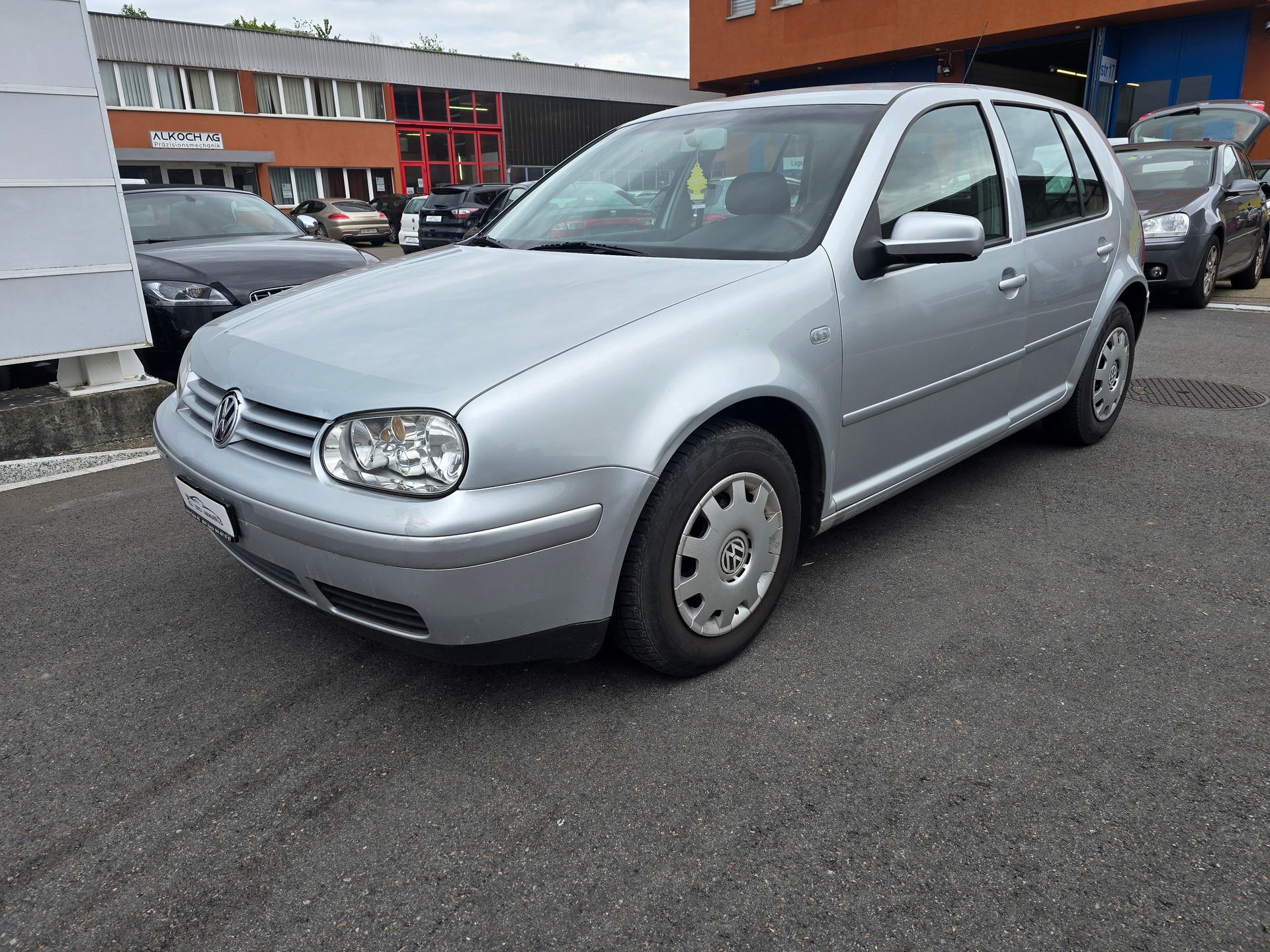 VW 1.4-showroom-element-2