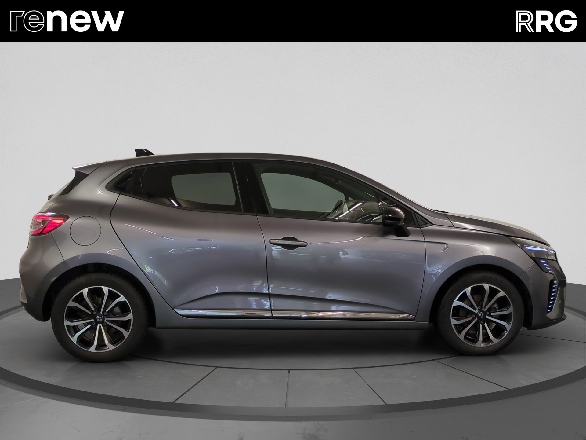 RENAULT Clio 1.0 Techno-showroom-element-1