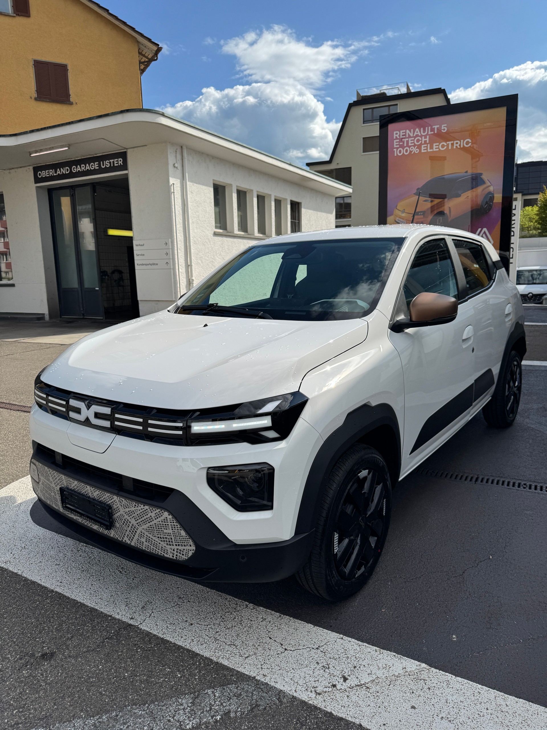 DACIA Spring 27 kWh Extreme-showroom-element-2