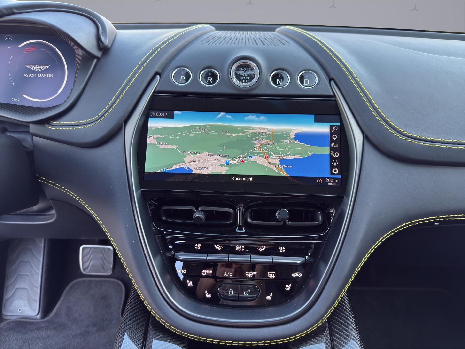 ASTON MARTIN DBX 707 4.0 V8 Bi-Turbo-image-14