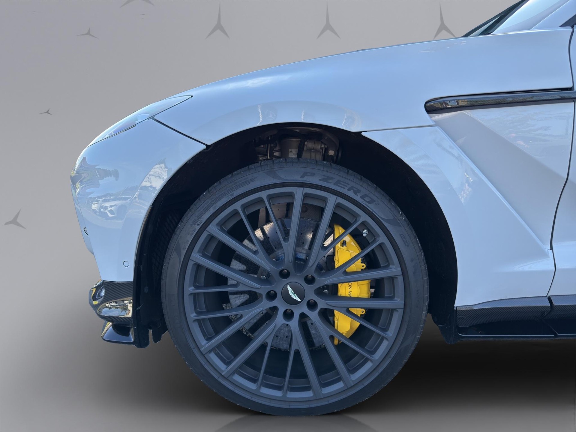 ASTON MARTIN DBX 707 4.0 V8 Bi-Turbo-image-18