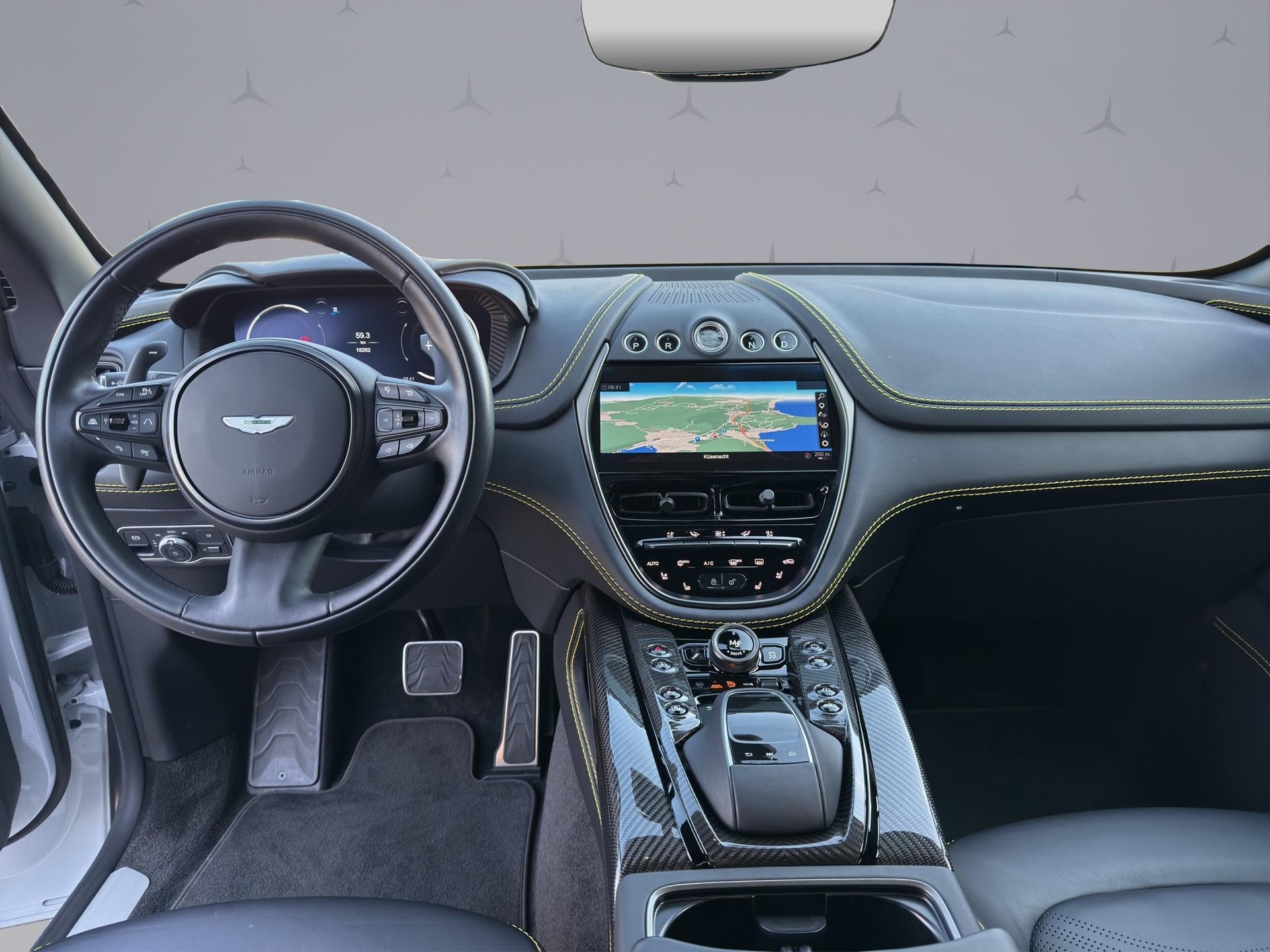 ASTON MARTIN DBX 707 4.0 V8 Bi-Turbo-image-12