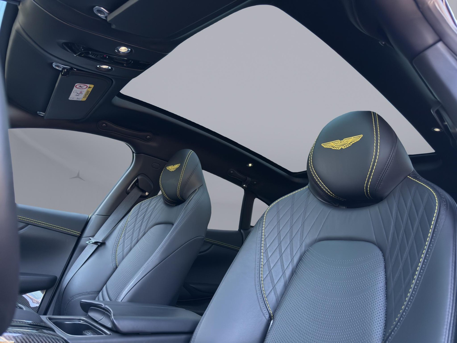 ASTON MARTIN DBX 707 4.0 V8 Bi-Turbo-image-19