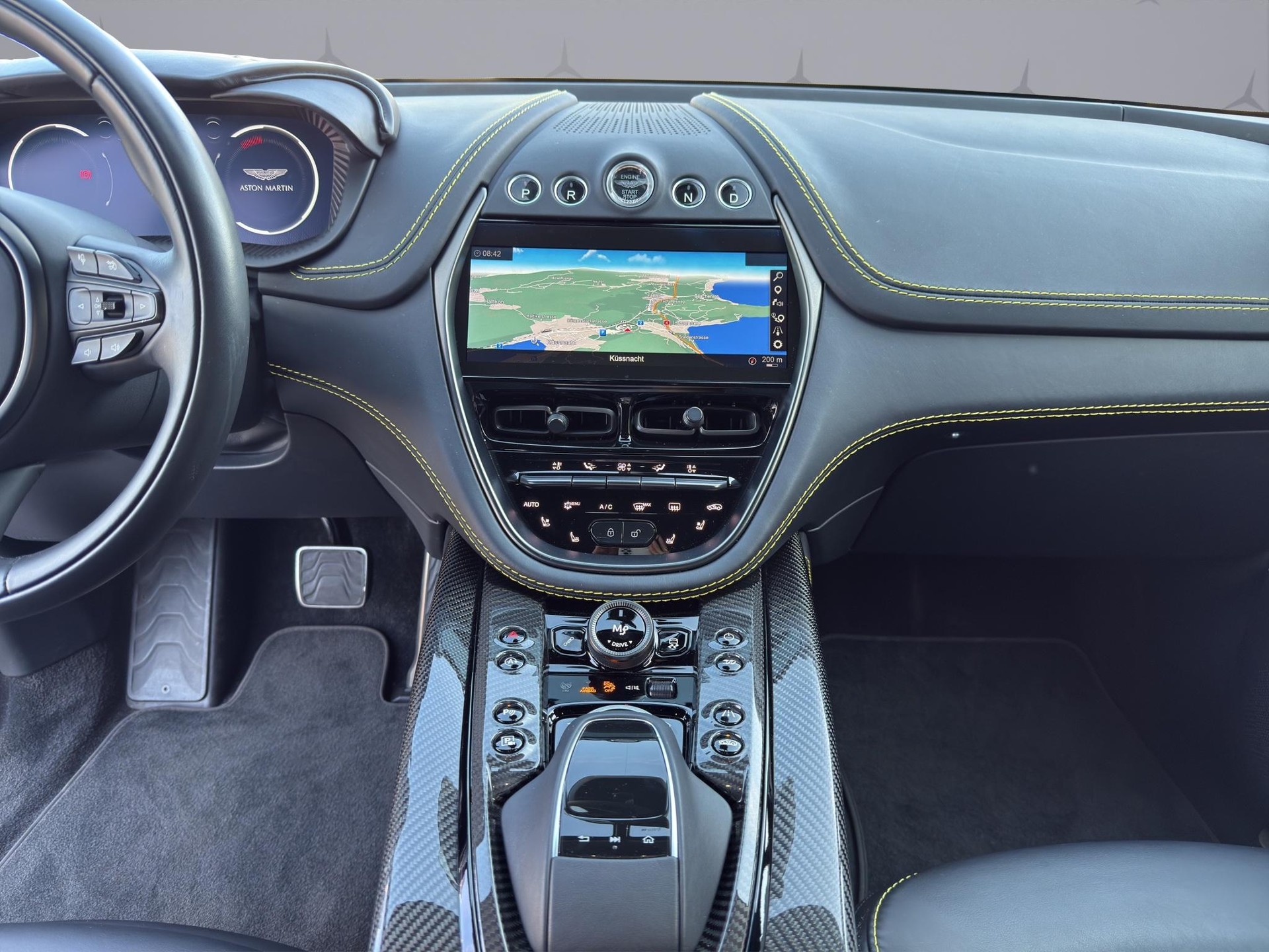 ASTON MARTIN DBX 707 4.0 V8 Bi-Turbo-image-13