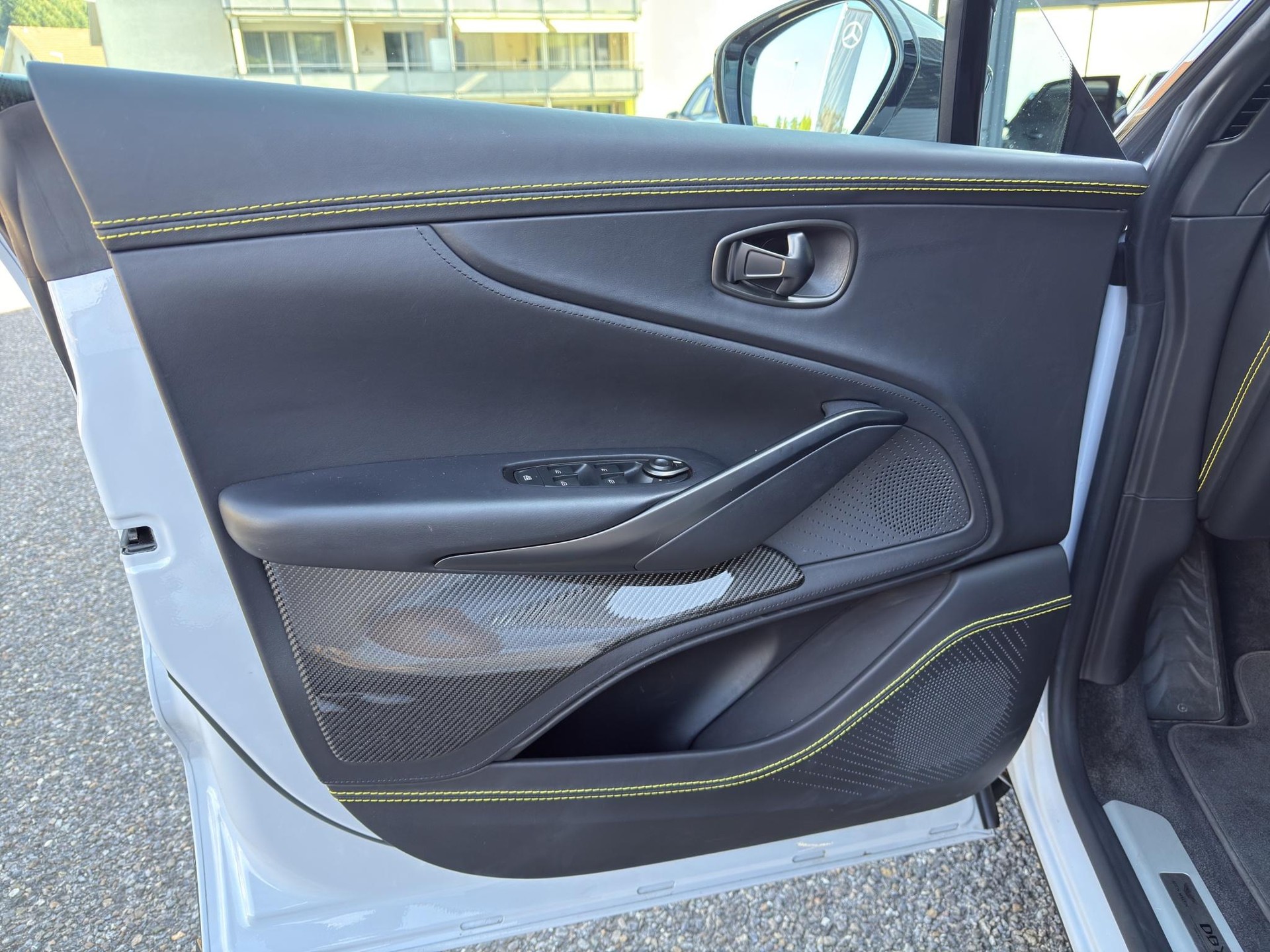 ASTON MARTIN DBX 707 4.0 V8 Bi-Turbo-image-20