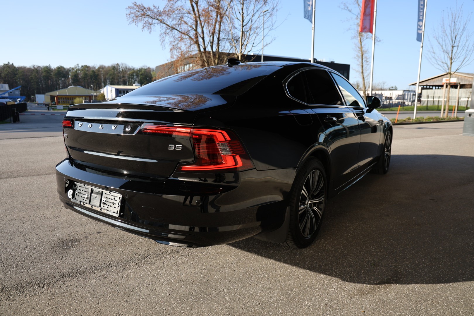 VOLVO S90 B5-image-10
