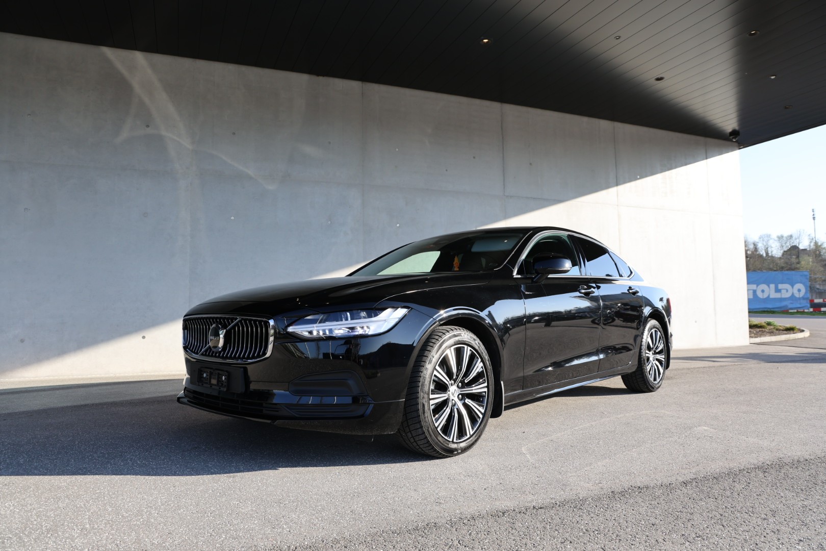 VOLVO S90 B5