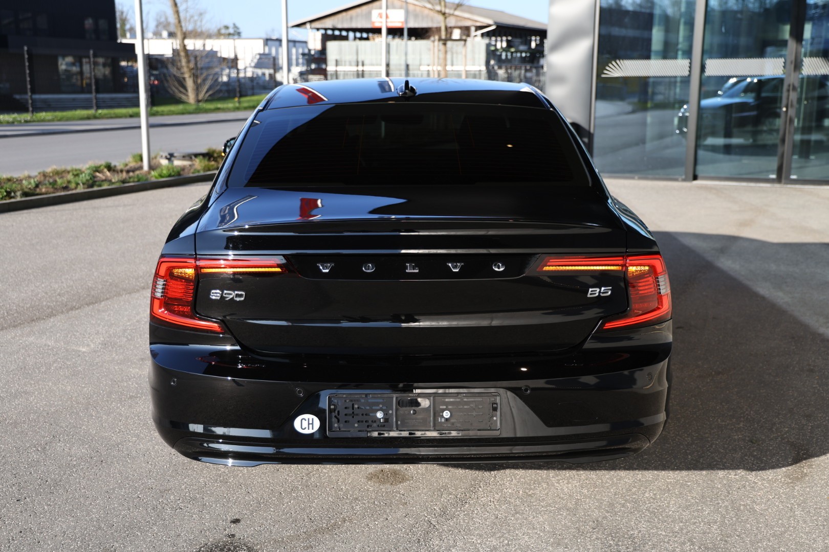 VOLVO S90 B5-image-9