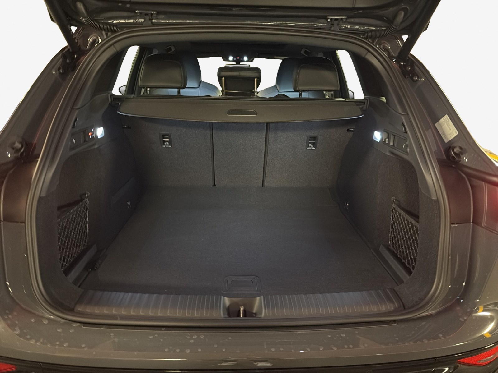 AUDI Q6 e-tron quattro-image-12