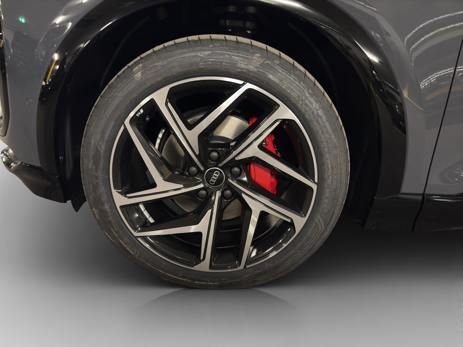 AUDI Q6 e-tron quattro-image-14