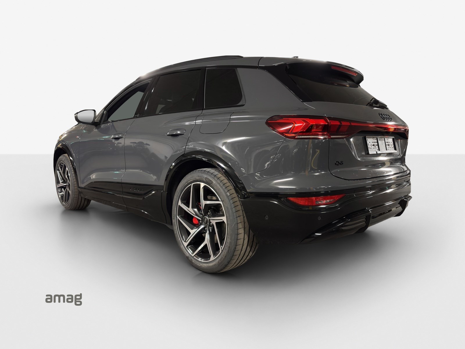 AUDI Q6 e-tron quattro-image-2