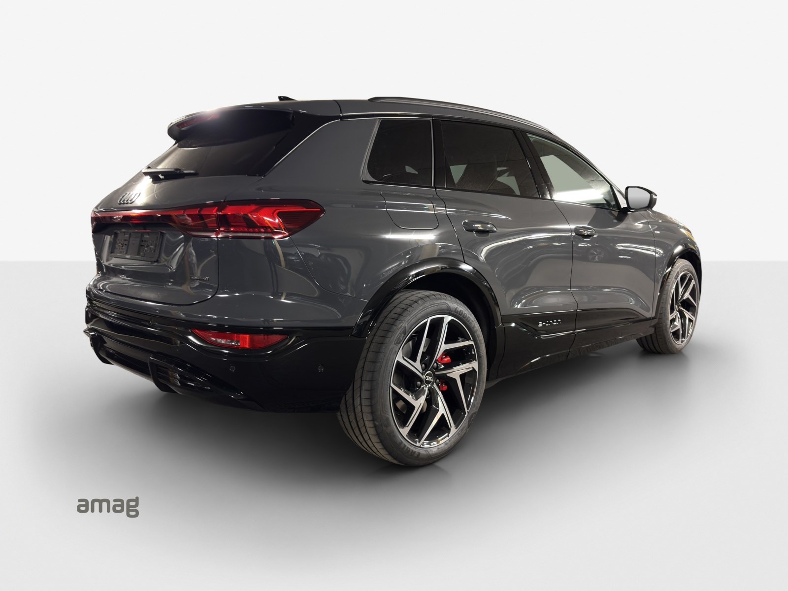 AUDI Q6 e-tron quattro-image-4