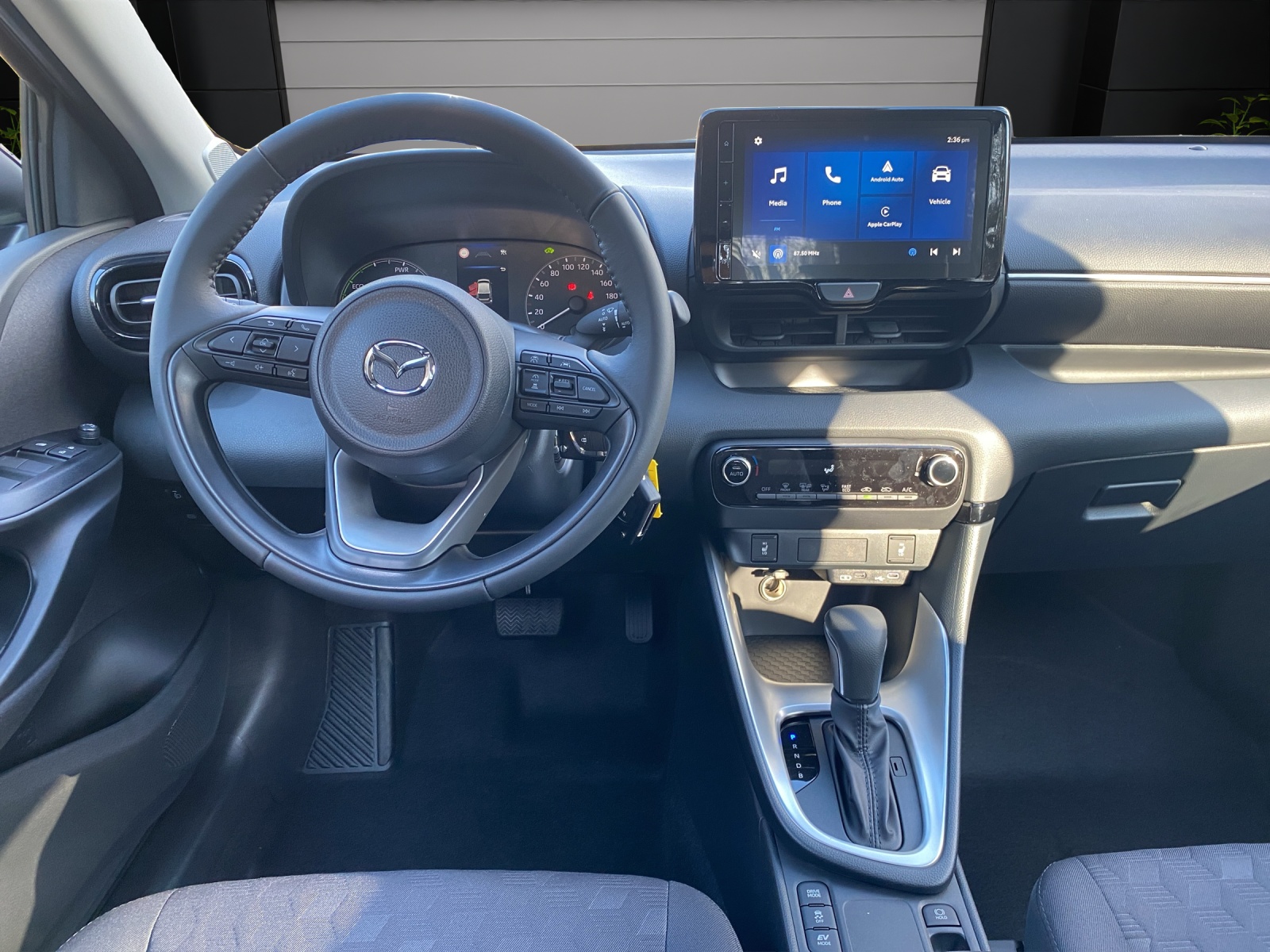 Image MAZDA 2 2 Hybrid Centre-line