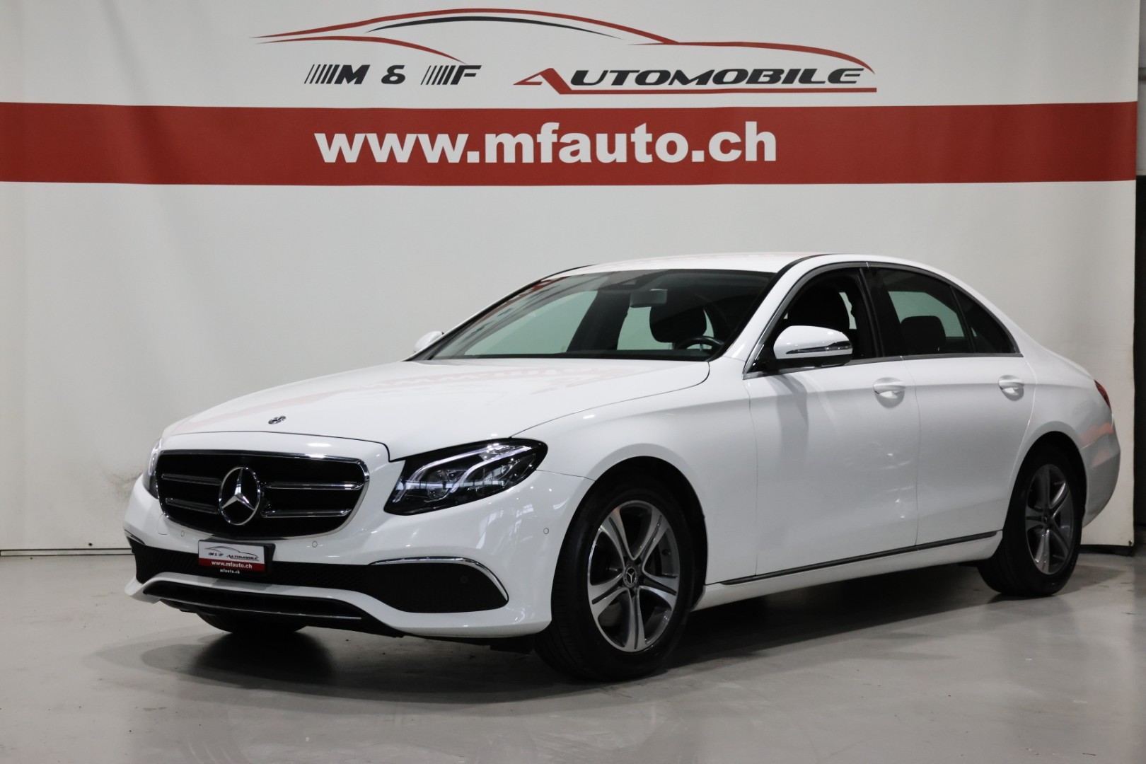 MERCEDES-BENZ E 220 d Avantgarde 4matic-showroom-element-1