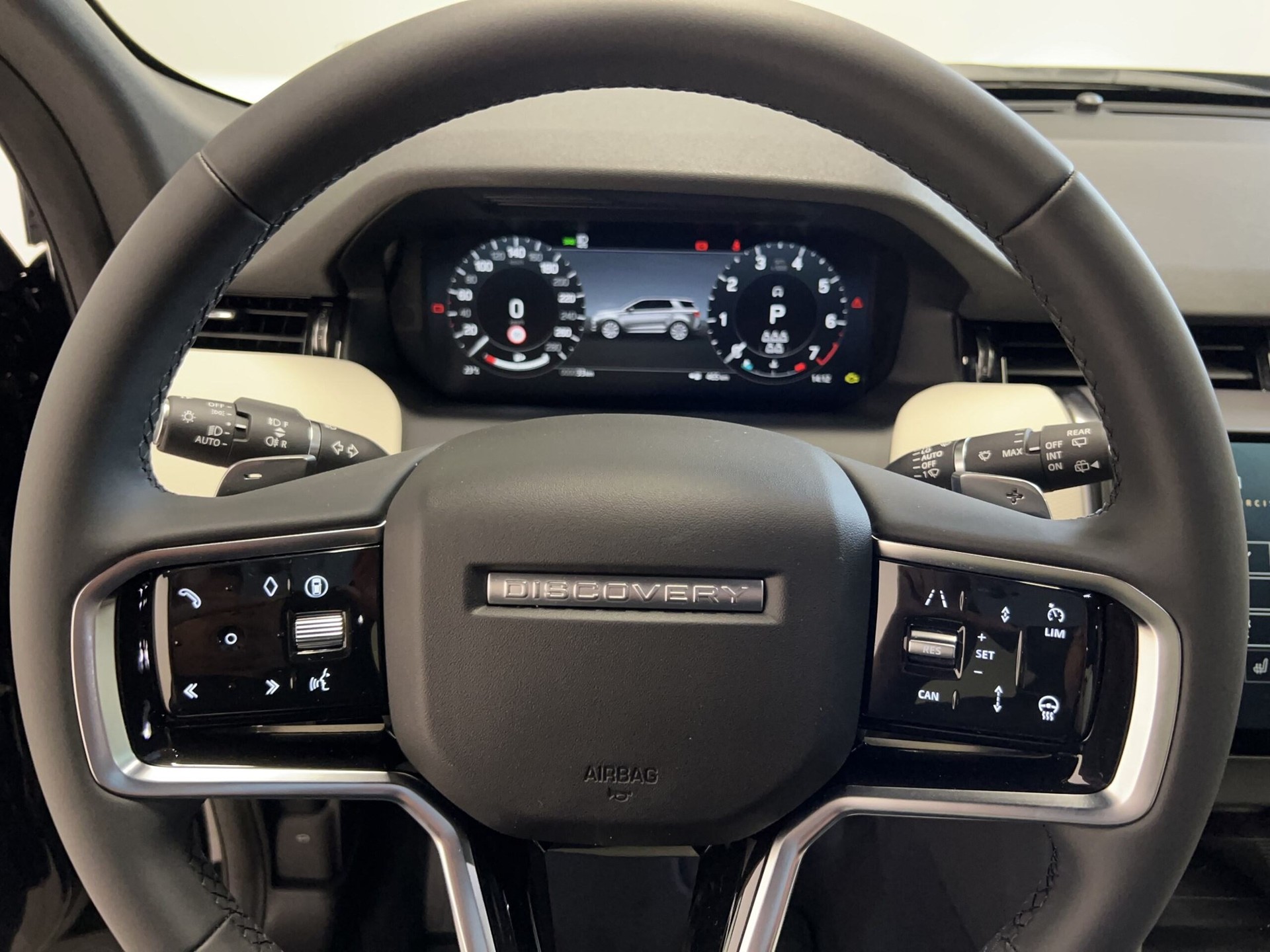 LAND ROVER Discovery Sport 2.0 I4 250 Dynamic SE-showroom-element-3