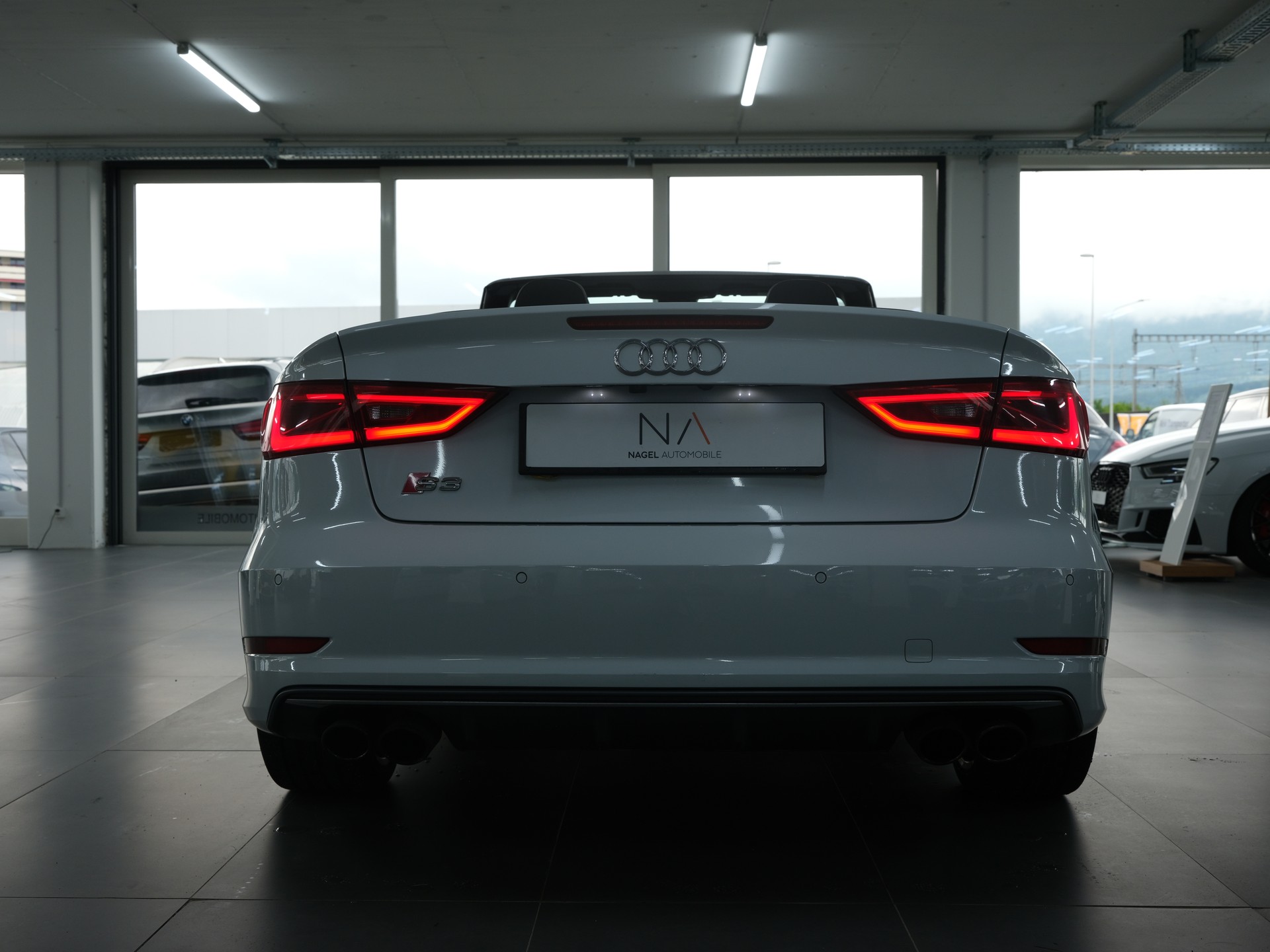 AUDI S3 Cabrio 2.0 TFSI quattro S-tronic-showroom-element-3