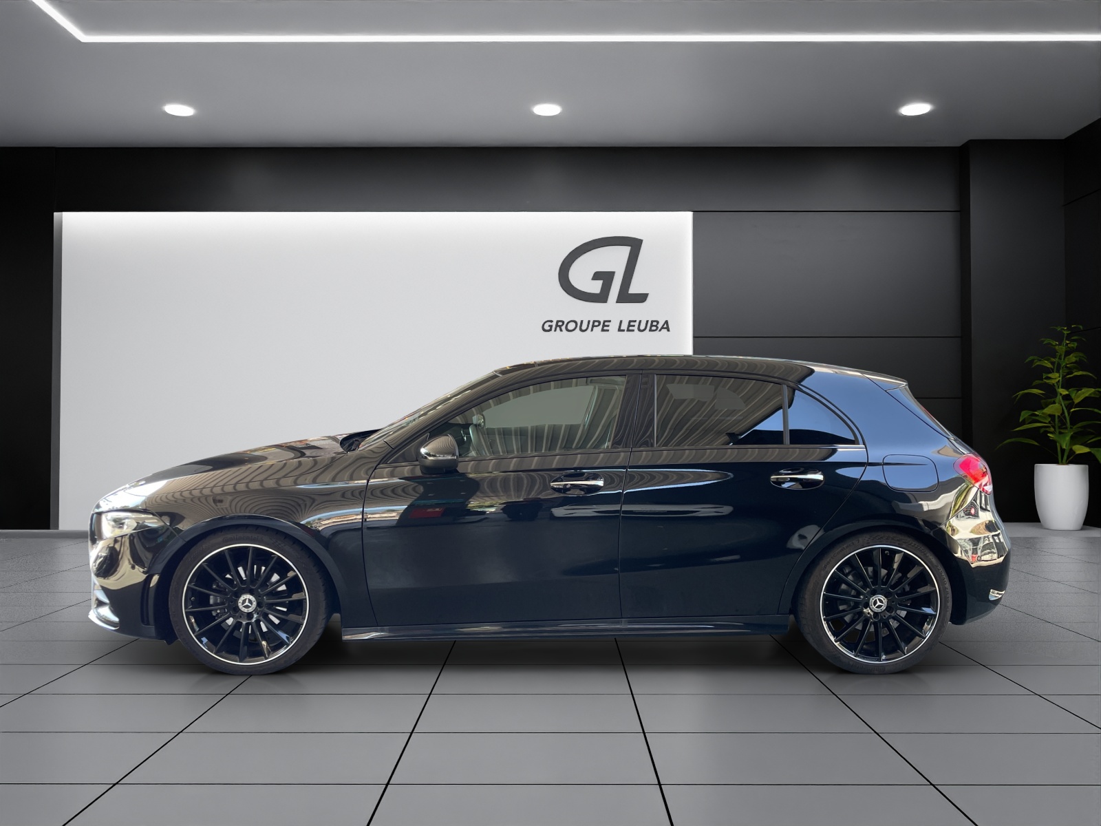 MERCEDES-BENZ A 200 AMG Line 7G-DCT-showroom-element-2