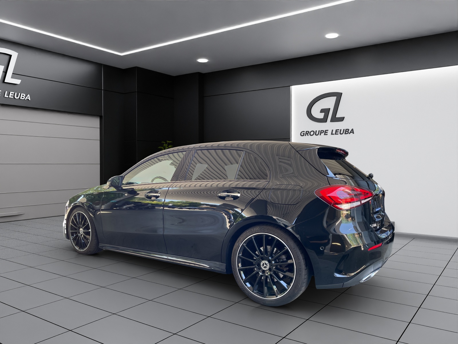 MERCEDES-BENZ A 200 AMG Line 7G-DCT-showroom-element-3